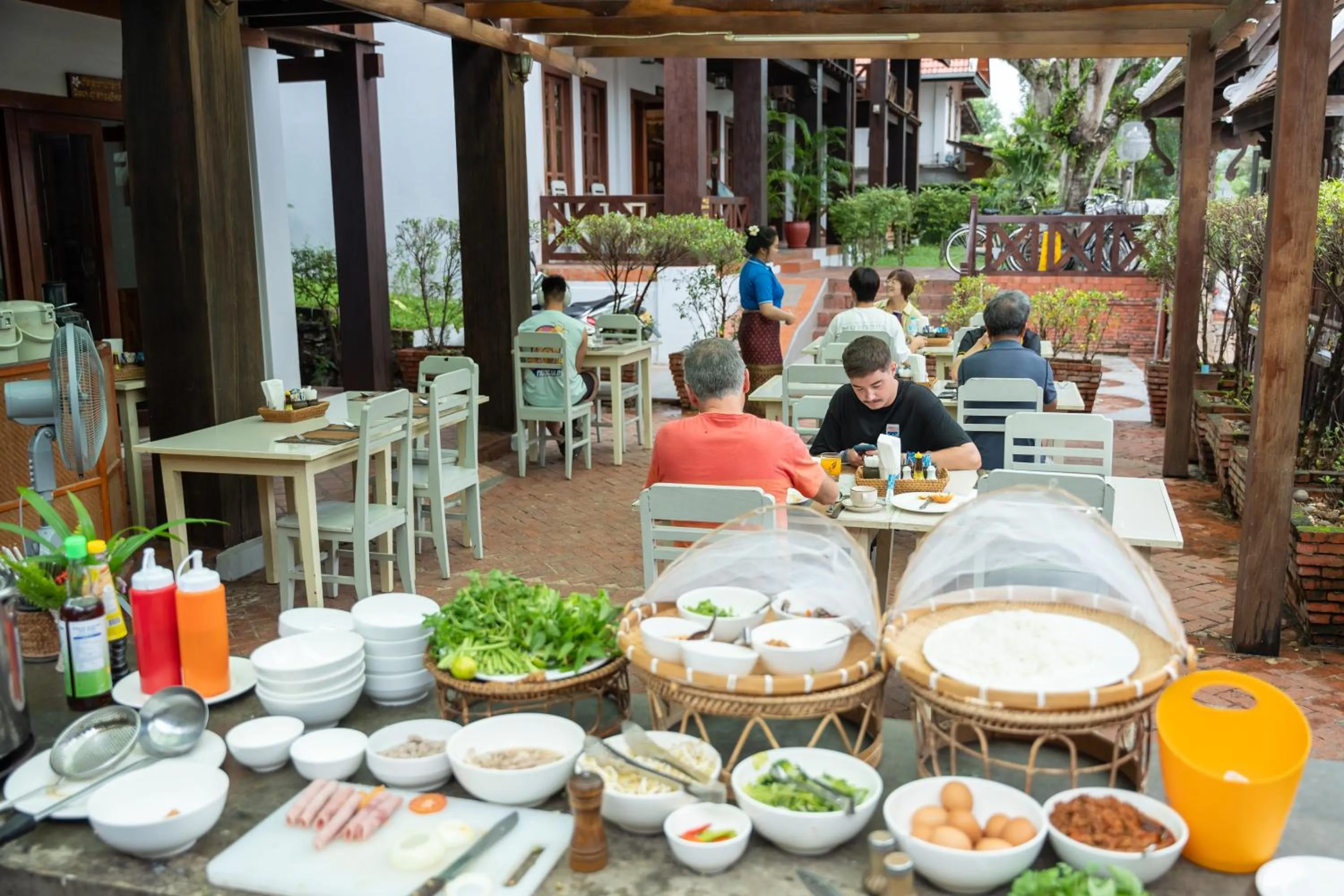 Restaurant/places to eat in Muangthong Boutique Hotel