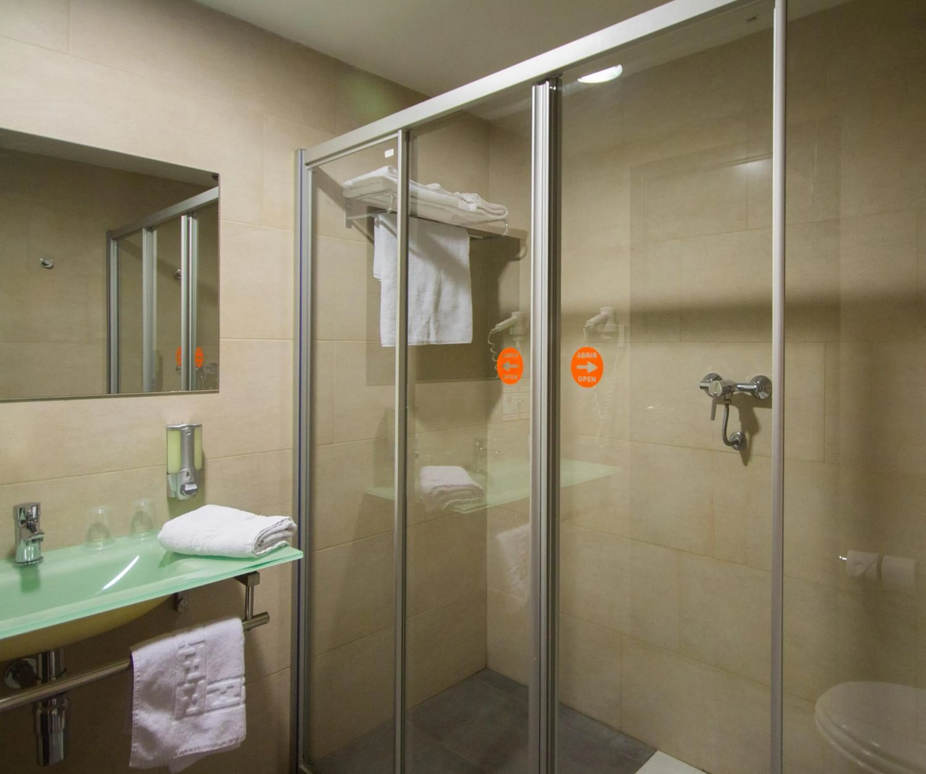 Bathroom in Hotel H2 Avila