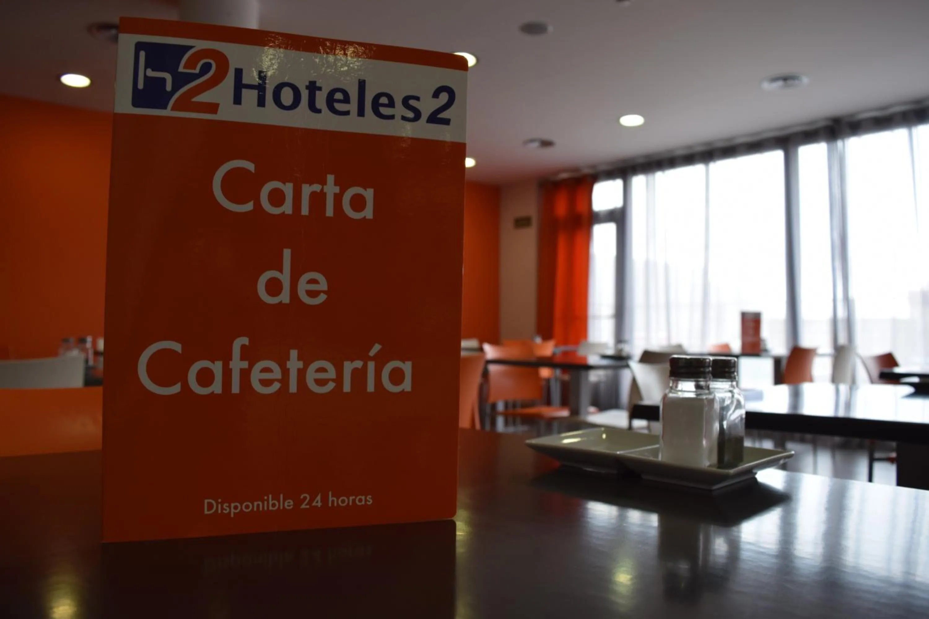 Restaurant/places to eat in Hotel H2 Avila