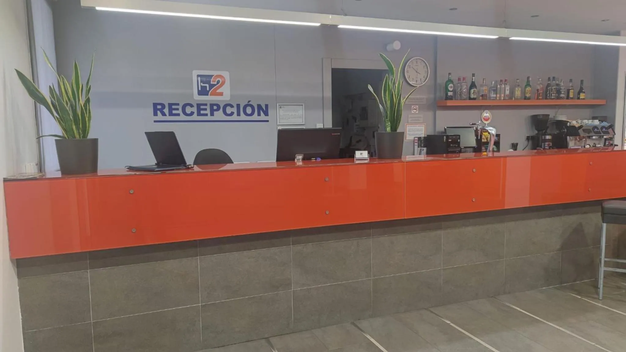 Lobby or reception in Hotel H2 Avila