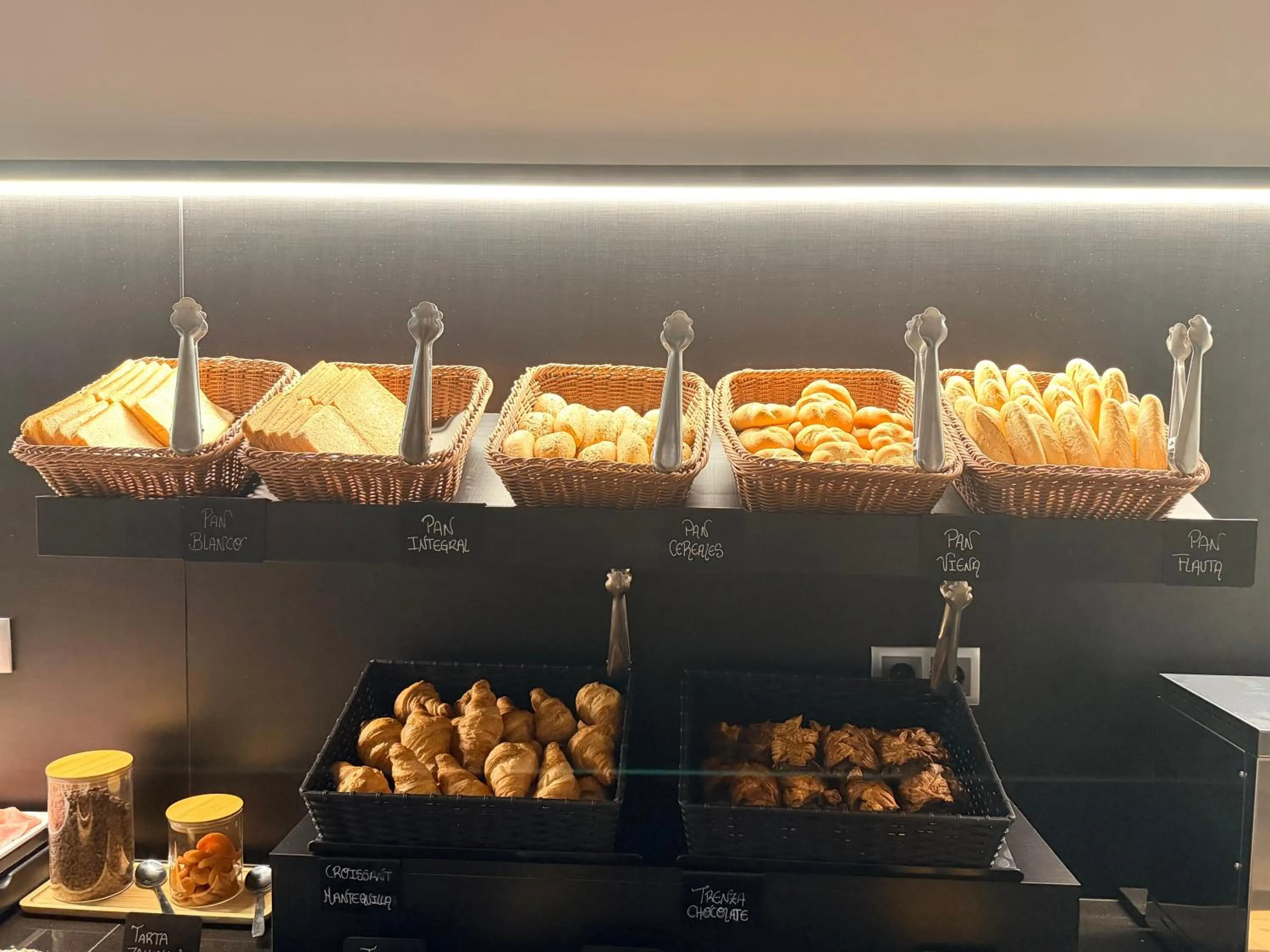 Breakfast in Hotel H2 Avila