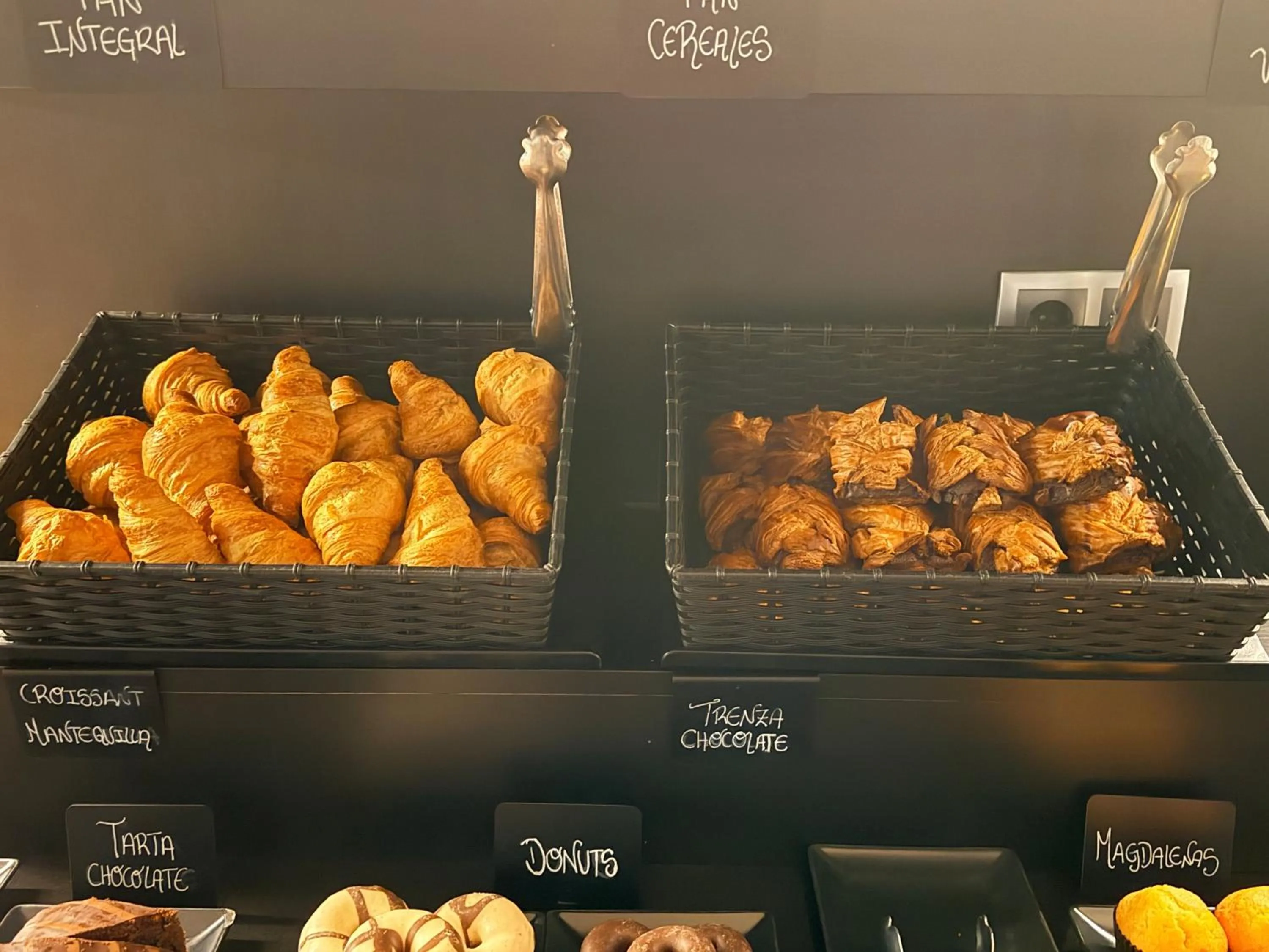 Breakfast in Hotel H2 Avila