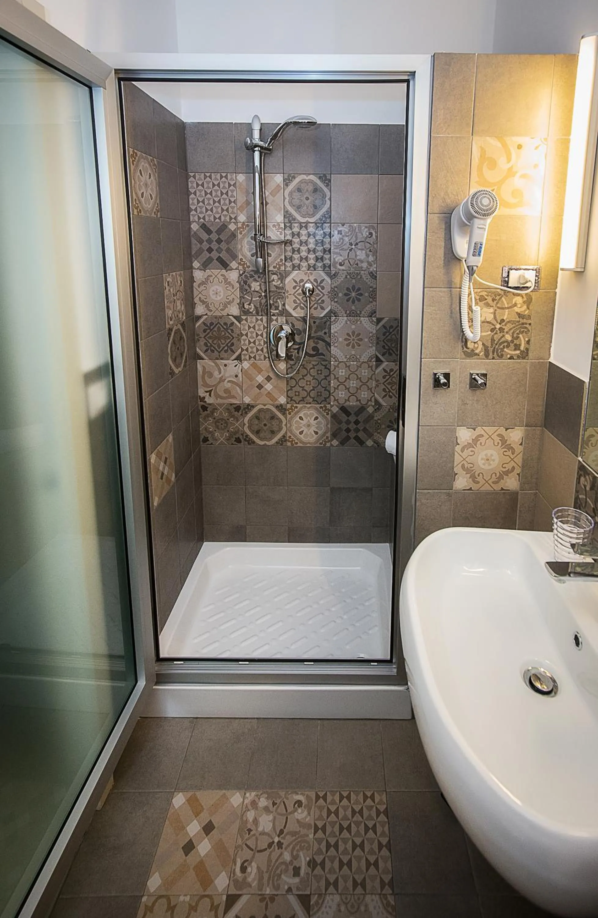 Shower in Magione del Re