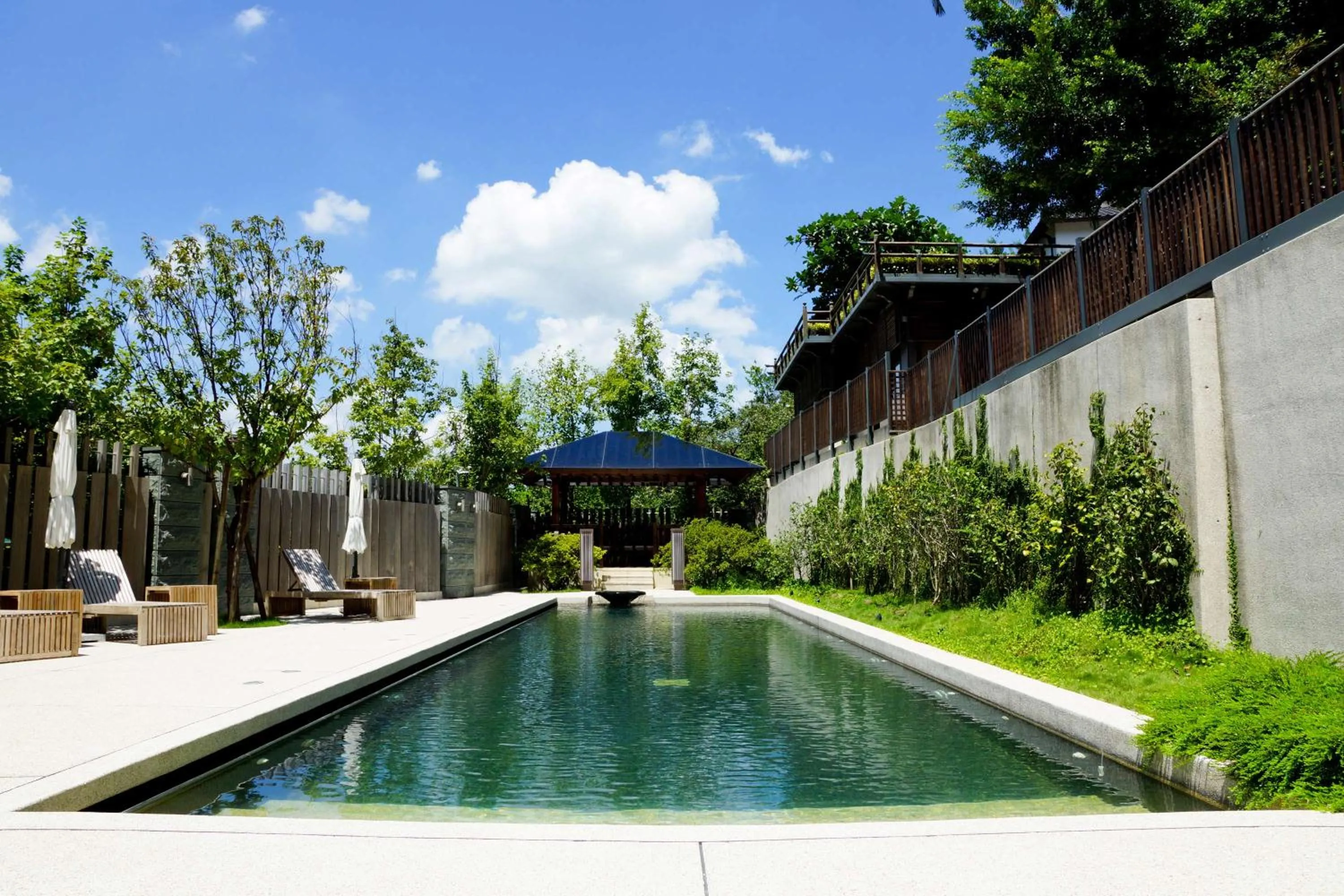 Swimming pool in Grand View Resort Beitou