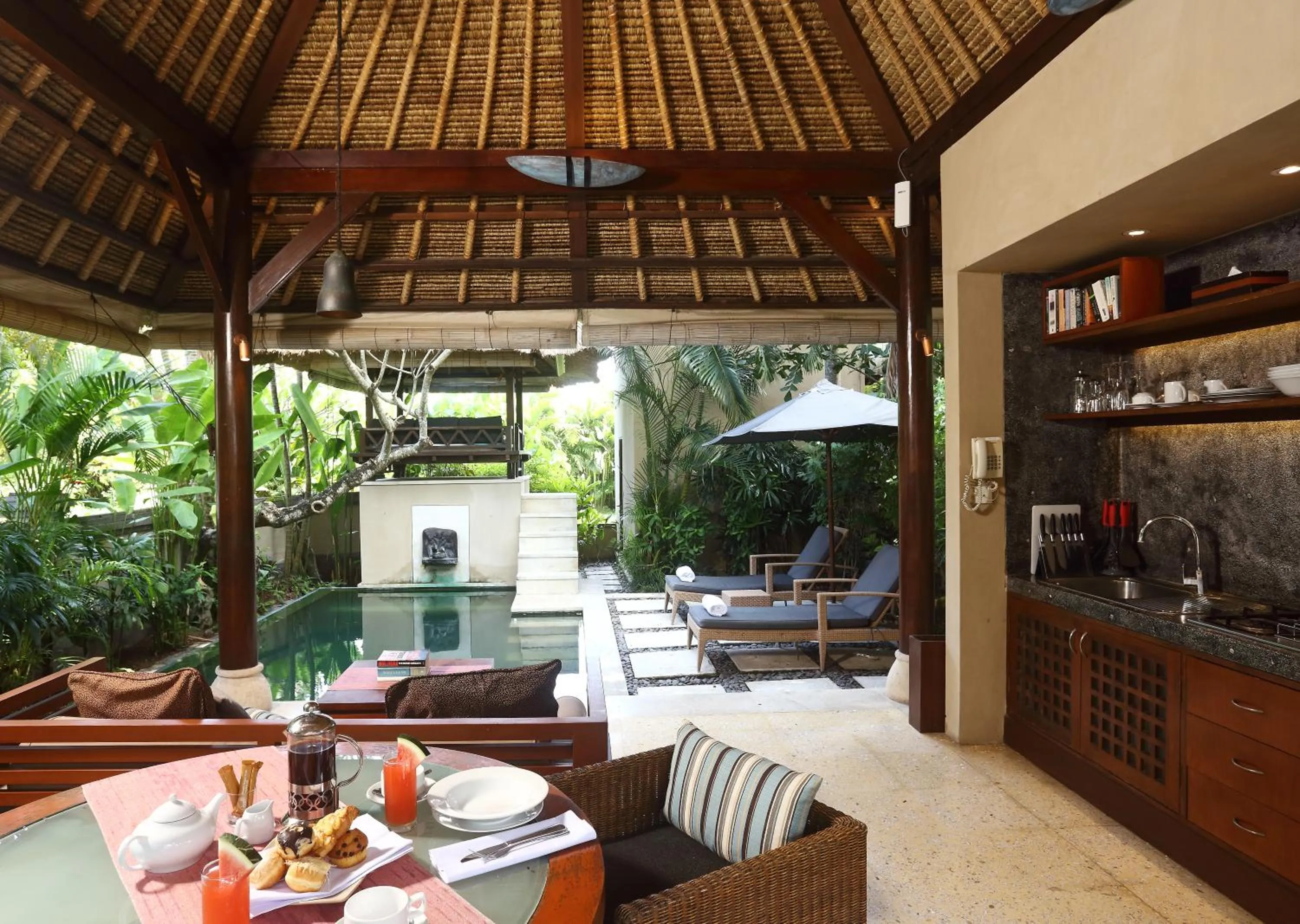 Restaurant/places to eat in Tamu Seseh