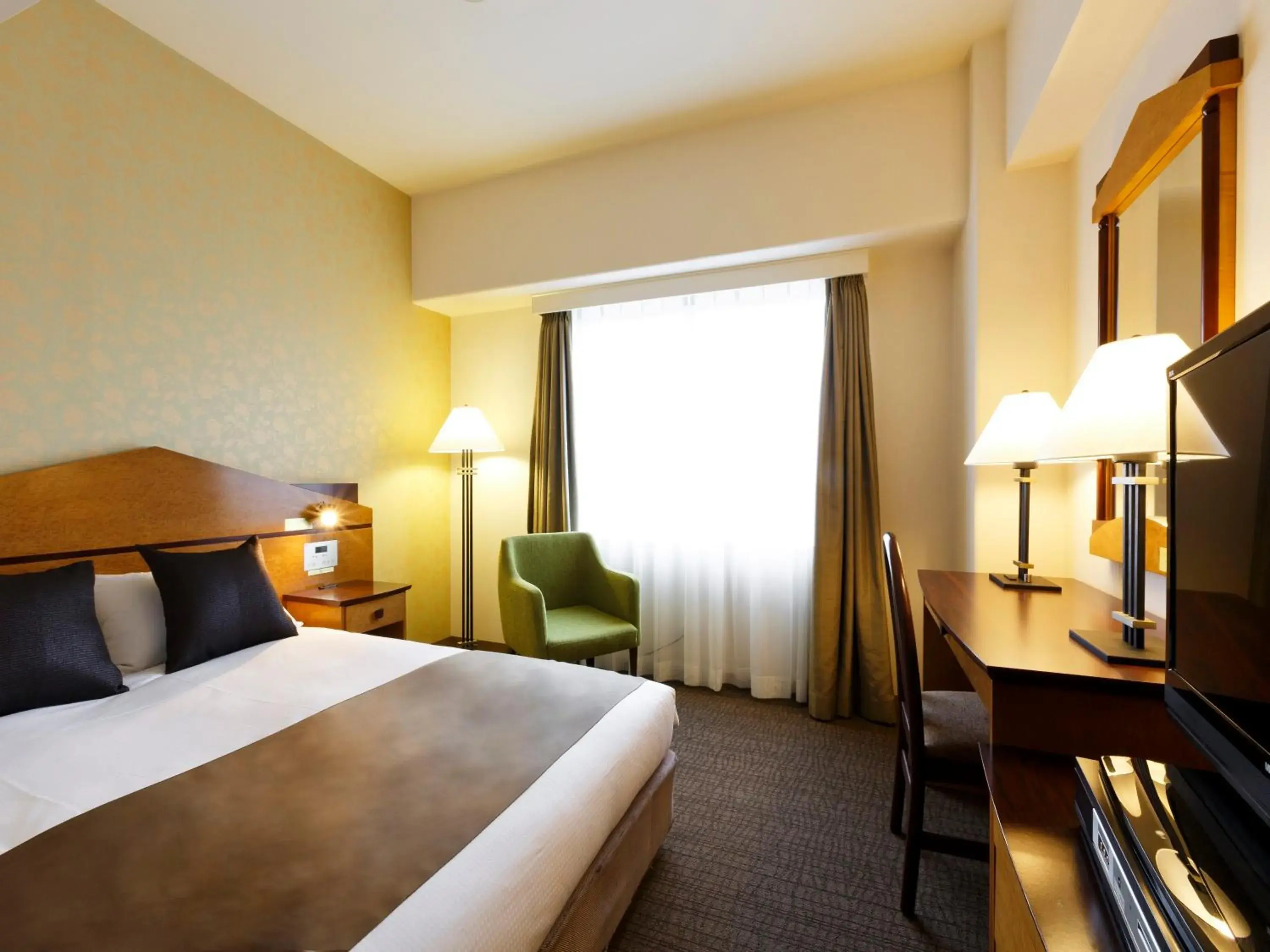 Small Double Room - Smoking in Hotel Resol Gifu Small Double Room - Smoking in Hotel Resol Gifu