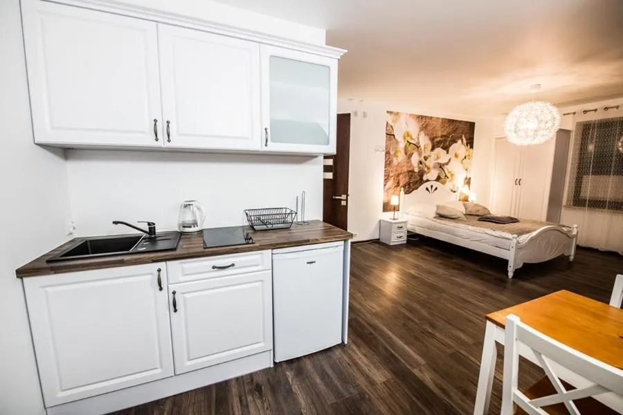 Kitchen or kitchenette, Bed in WILLA GALANTÓWKA