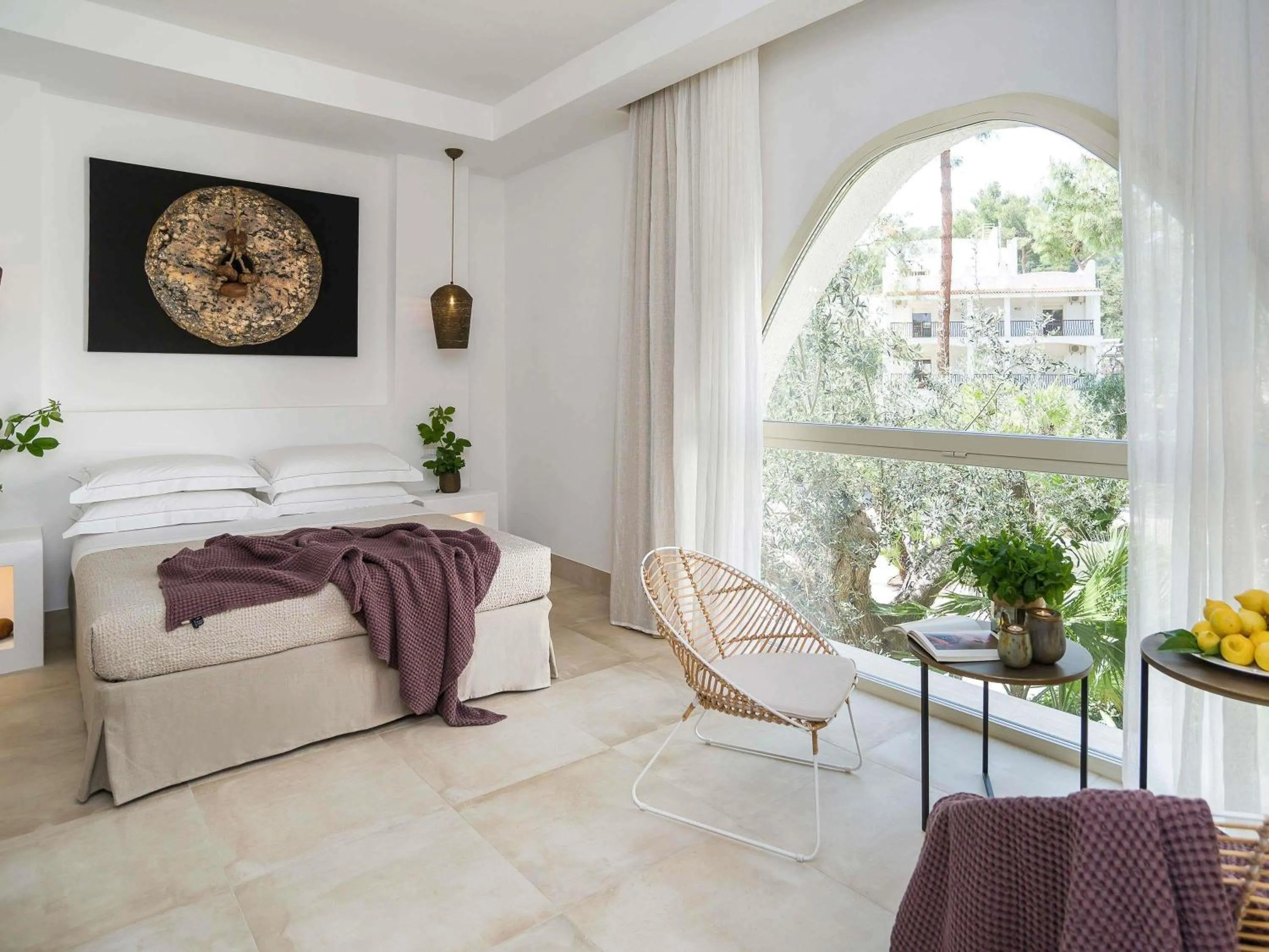 Bedroom, Bed in Baia Delle Zagare - Handwritten Collection