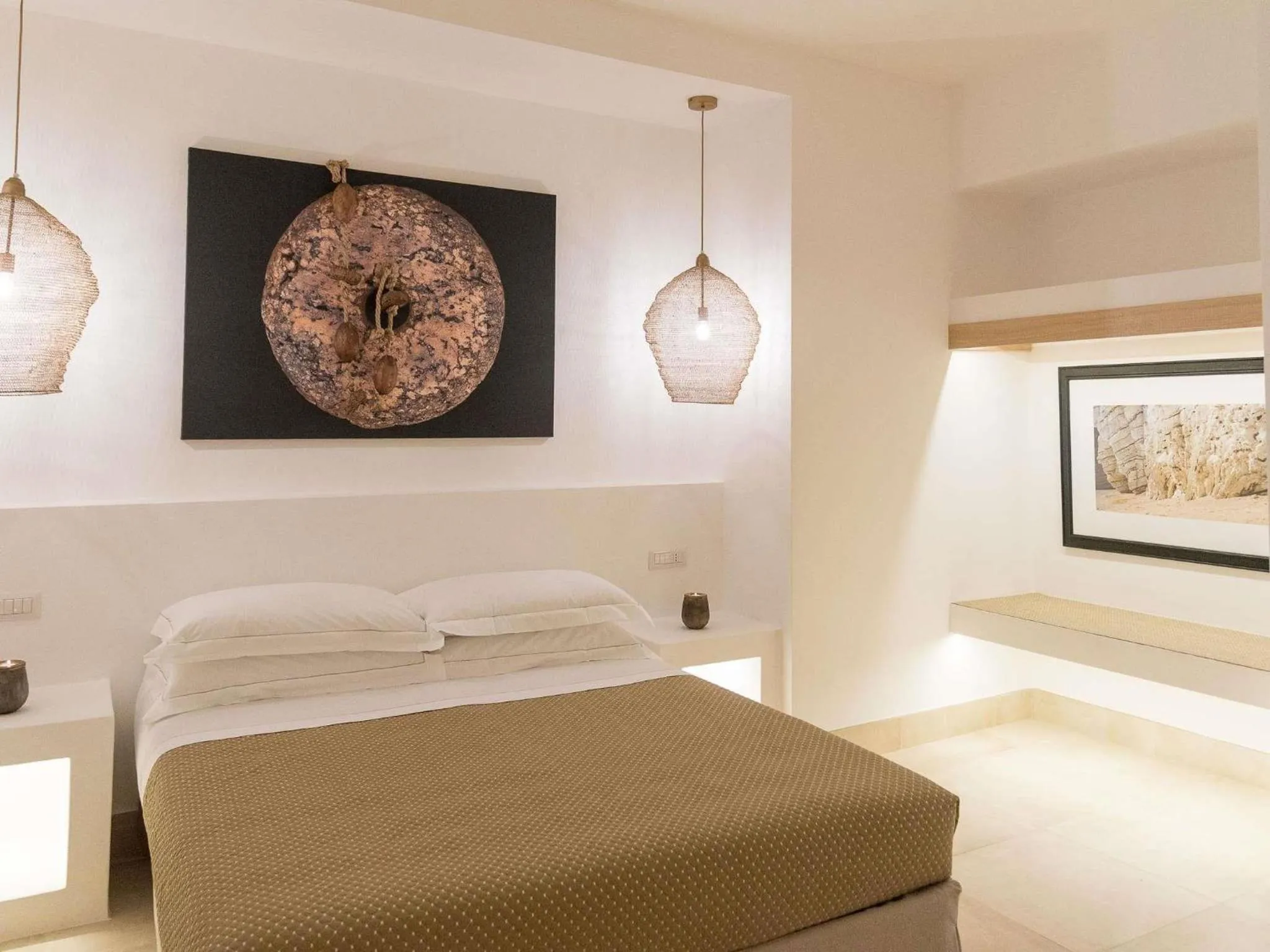 Bedroom, Bed in Baia Delle Zagare - Handwritten Collection