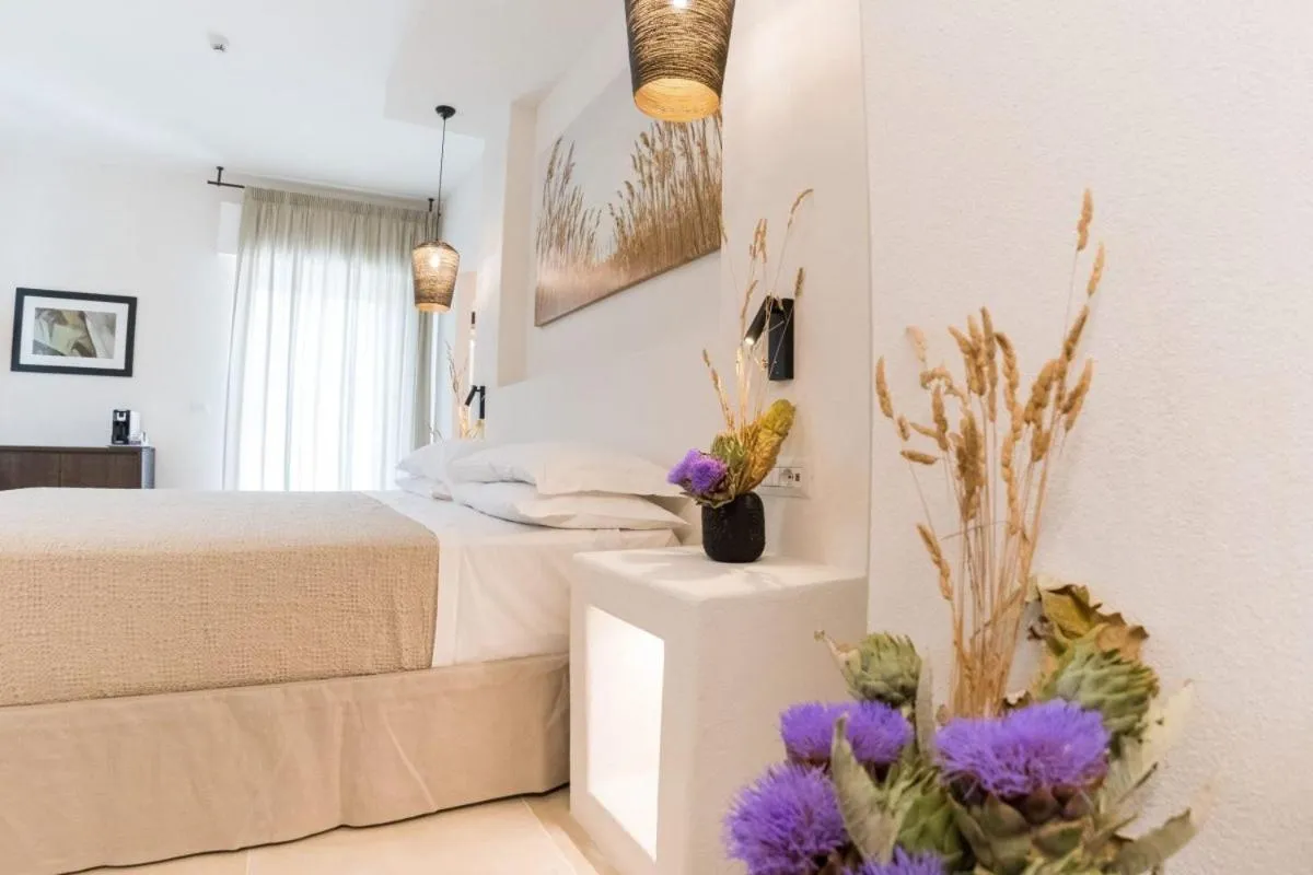 Bed in Baia Delle Zagare - Handwritten Collection