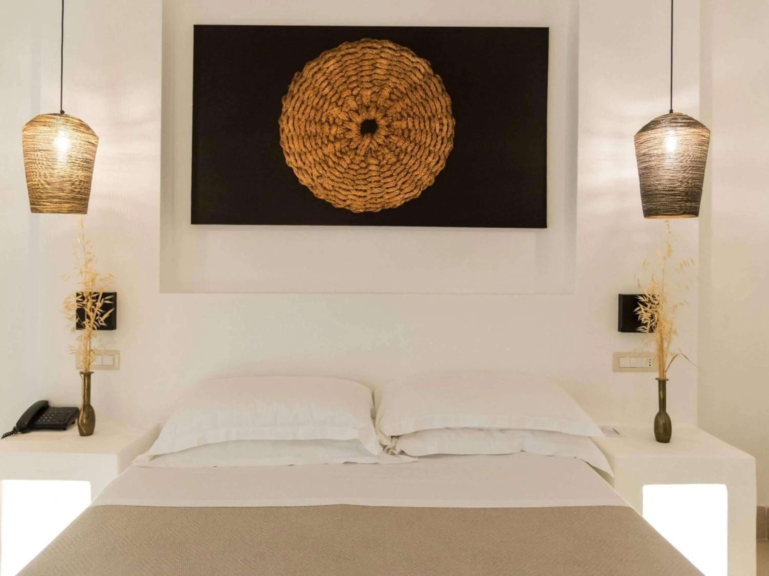 Bedroom, Bed in Baia Delle Zagare - Handwritten Collection