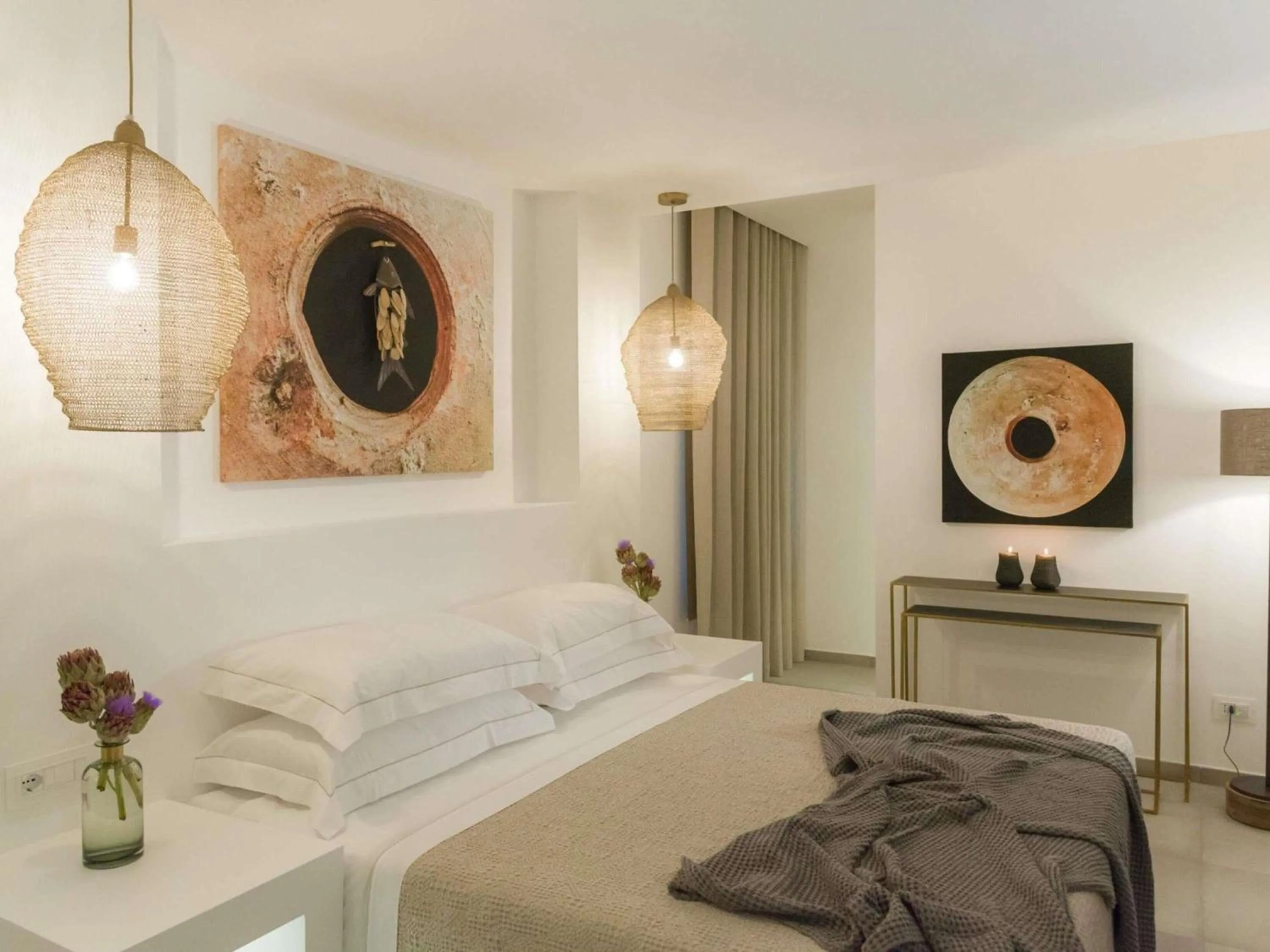 Bedroom, Bed in Baia Delle Zagare - Handwritten Collection