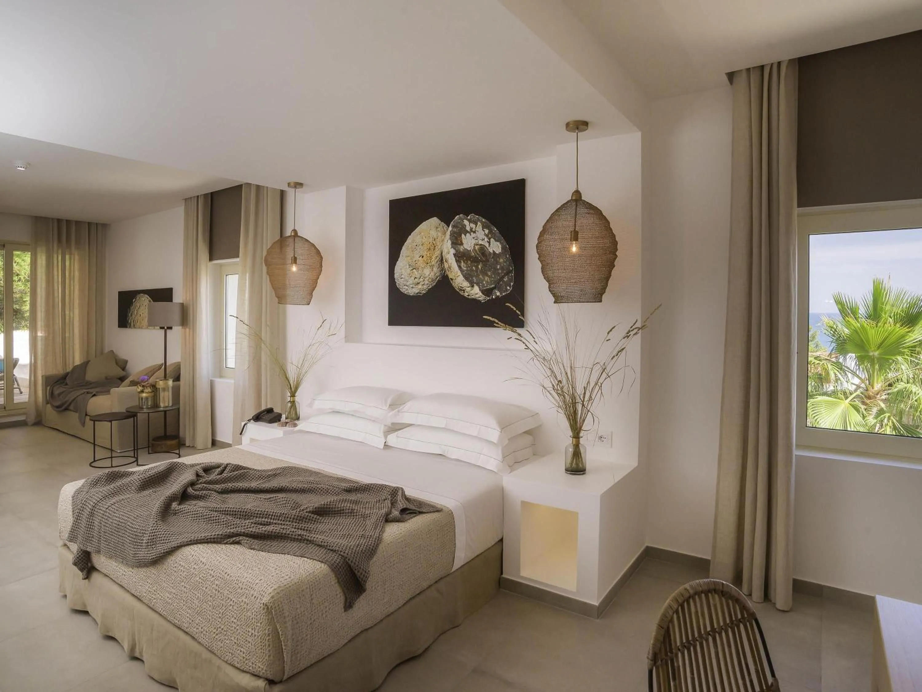 Bedroom, Bed in Baia Delle Zagare - Handwritten Collection