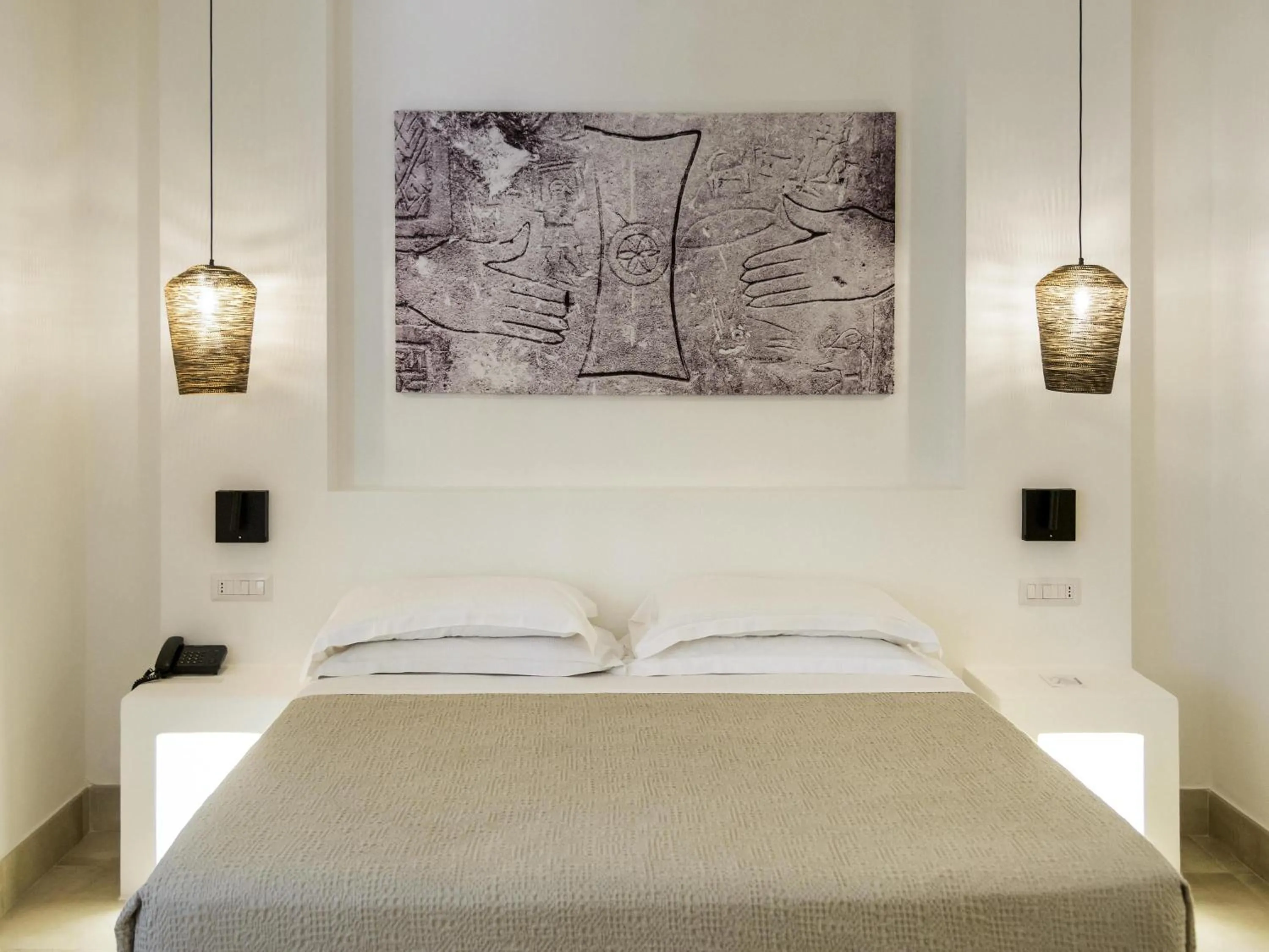 Bedroom, Bed in Baia Delle Zagare - Handwritten Collection