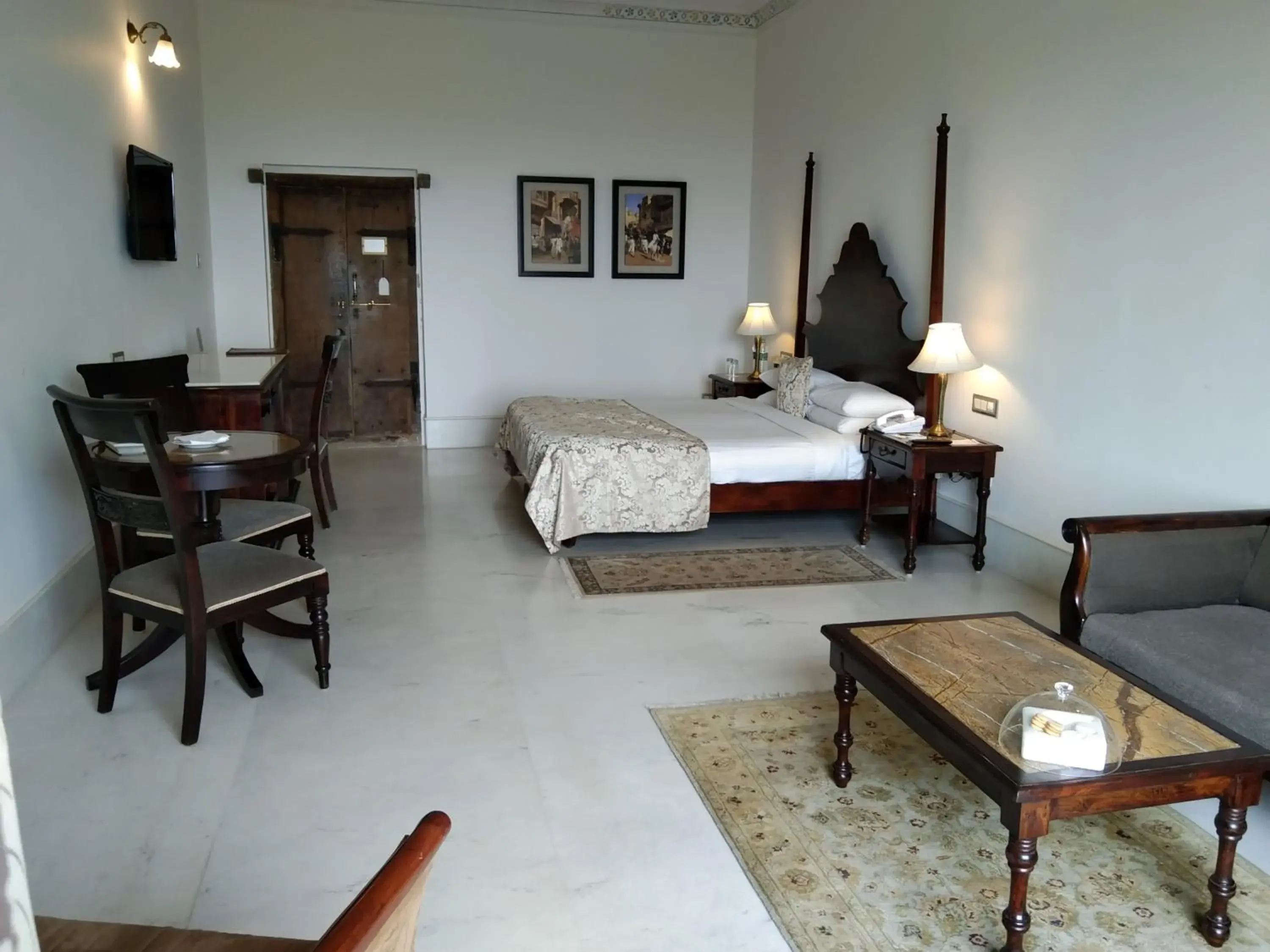 Superior Double or Twin Room with Mountain View in Fateh Garh Resort by Fateh Collection Superior Double or Twin Room with Mountain View in Fateh Garh Resort by Fateh Collection