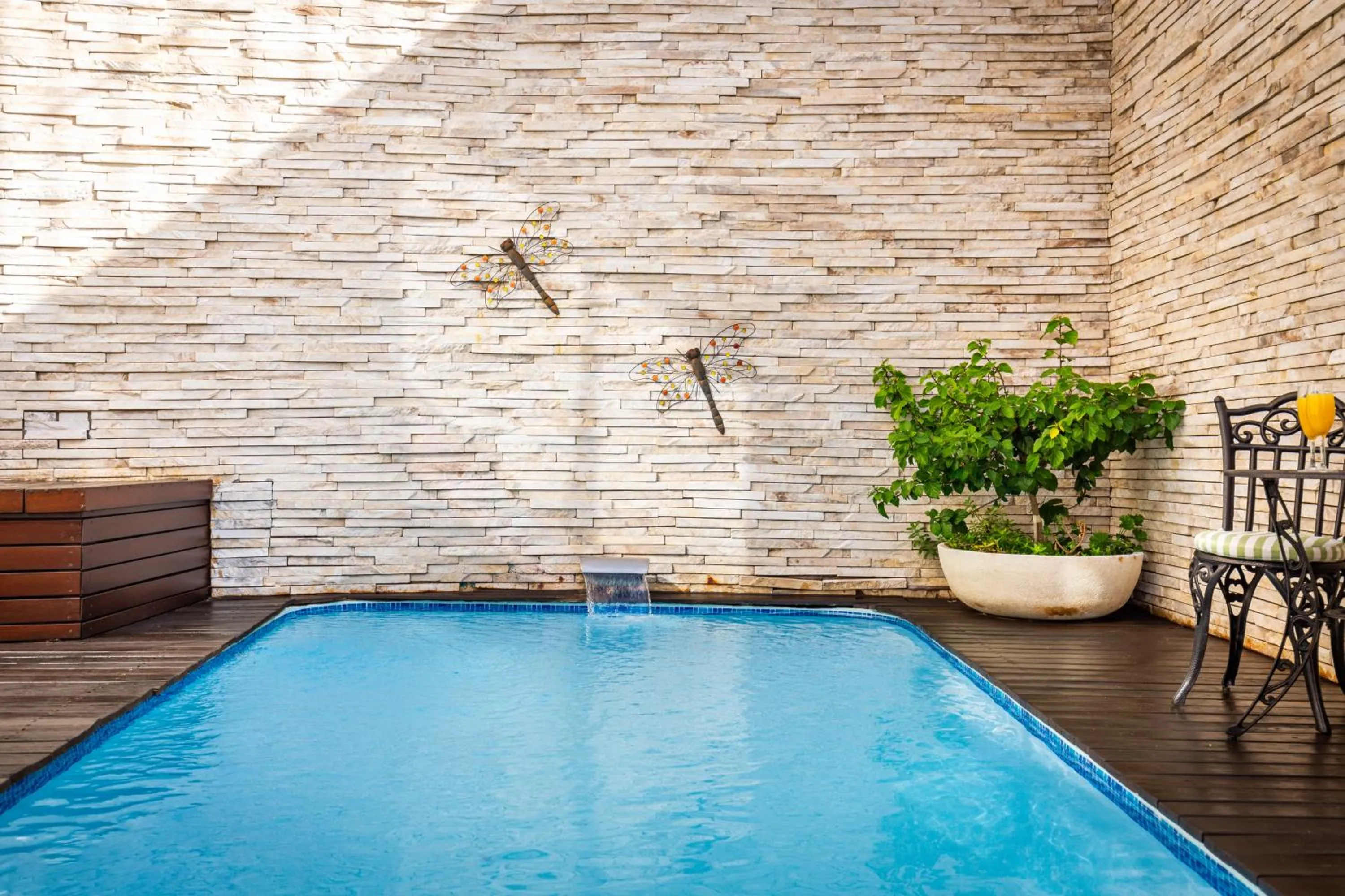 Swimming pool in Signal Hill Lodge