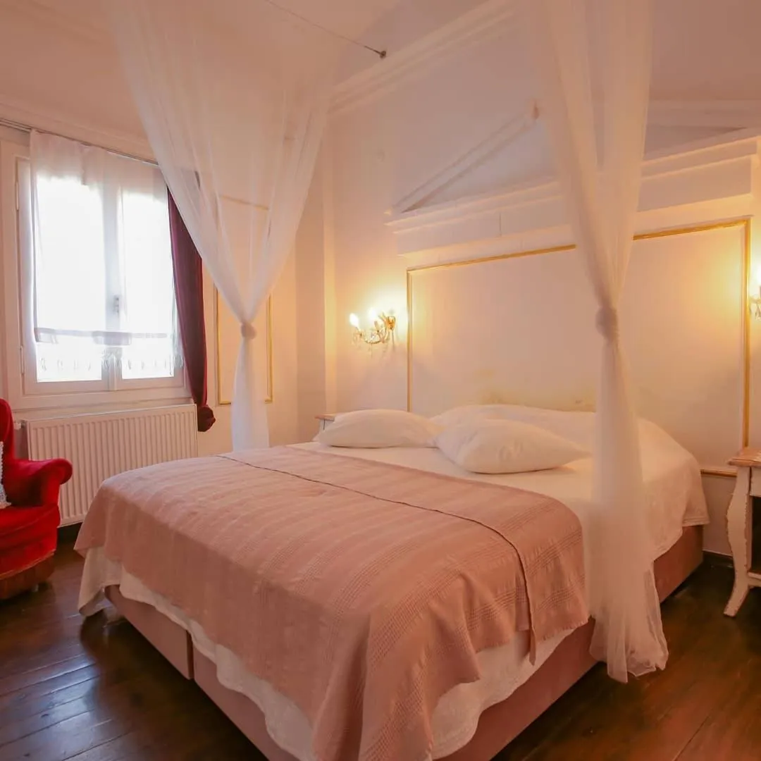 Photo of the whole room in Moshinos Hotel