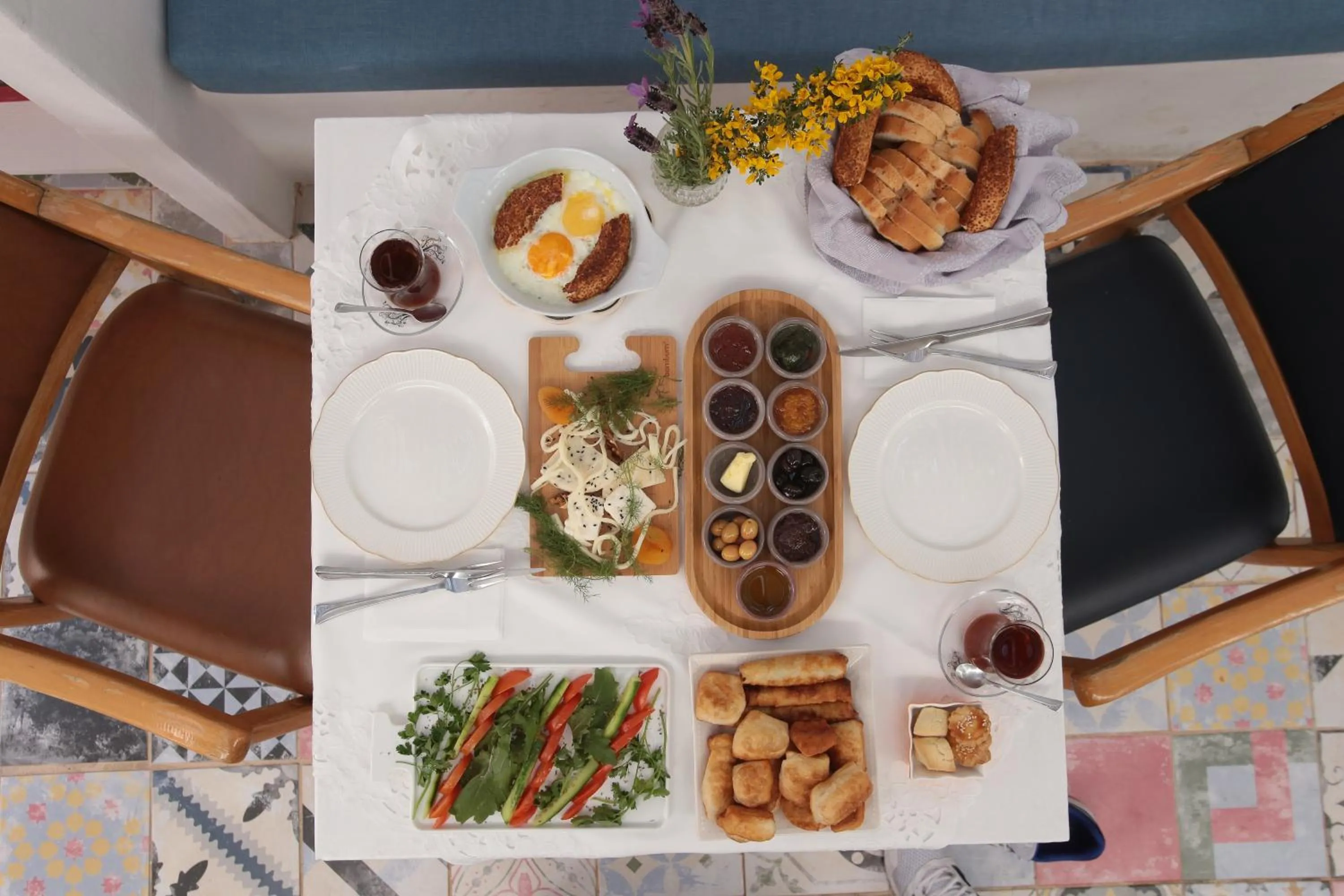 Food and drinks in Moshinos Hotel