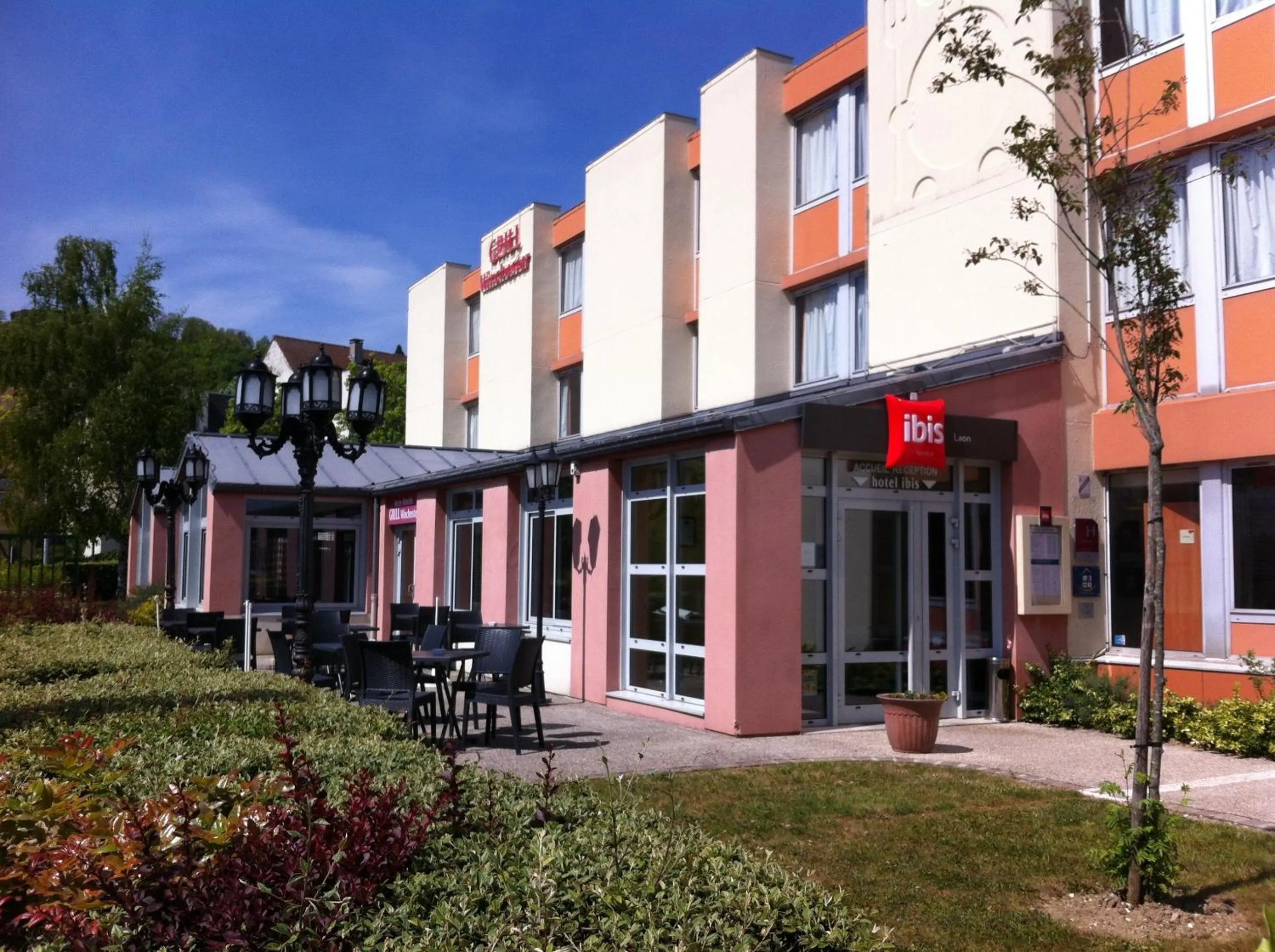 Property building in Ibis Laon - Hôtel Restaurant
