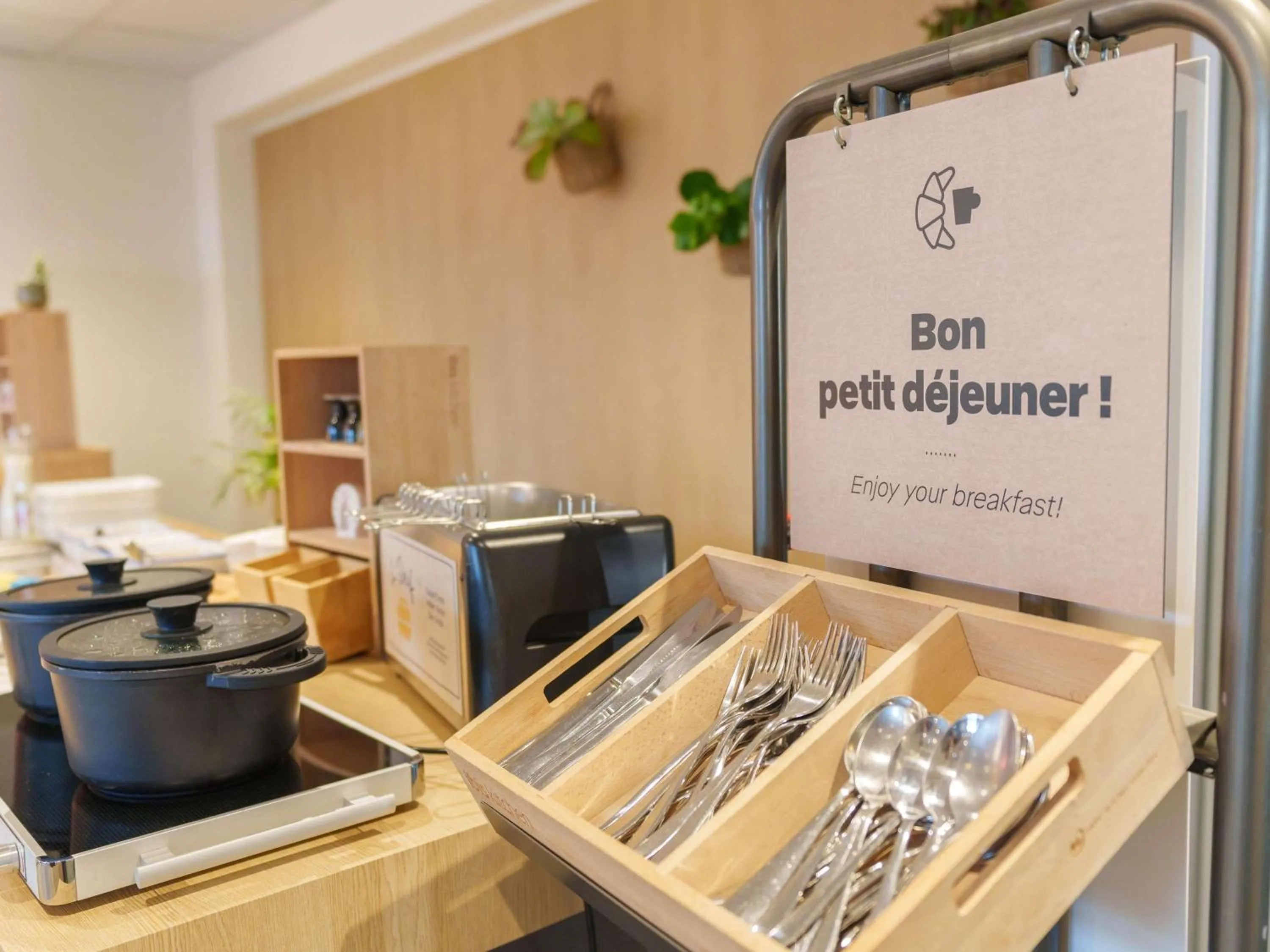 Breakfast in Ibis Laon - Hôtel Restaurant