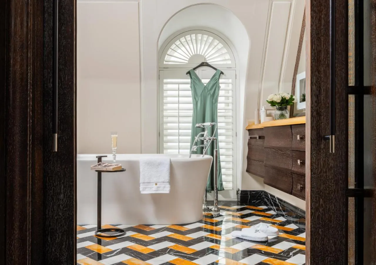 Bathroom in Corinthia London