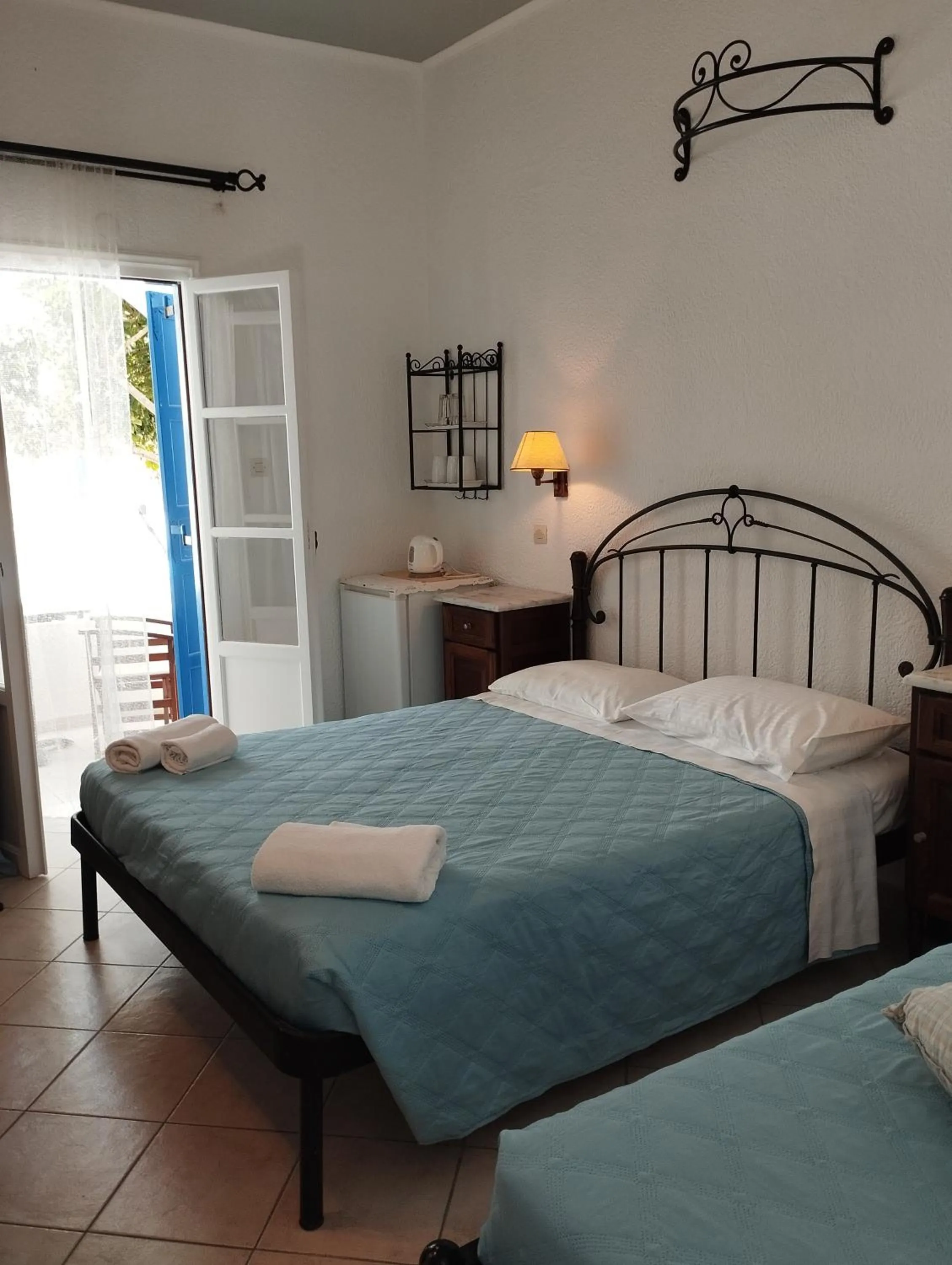 Bed in Lakki Village