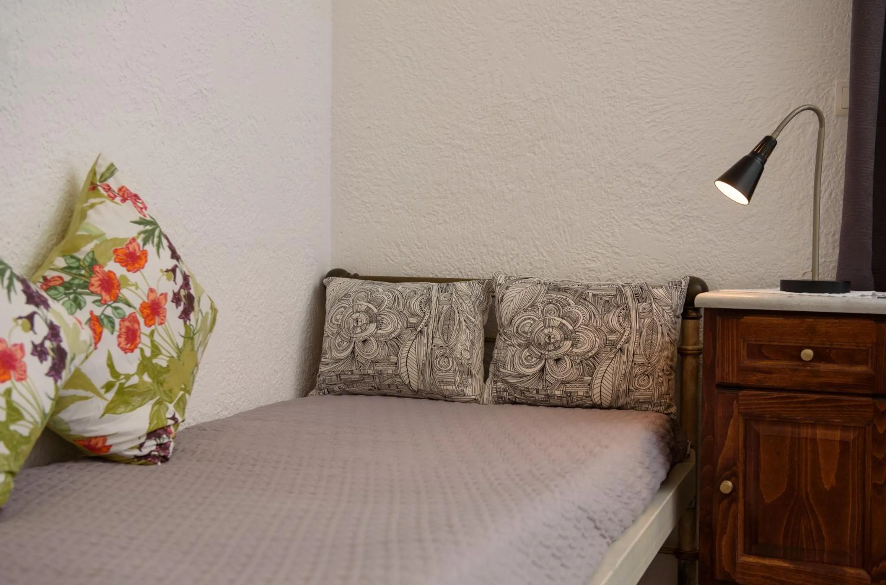 Bedroom, Bed in Lakki Village