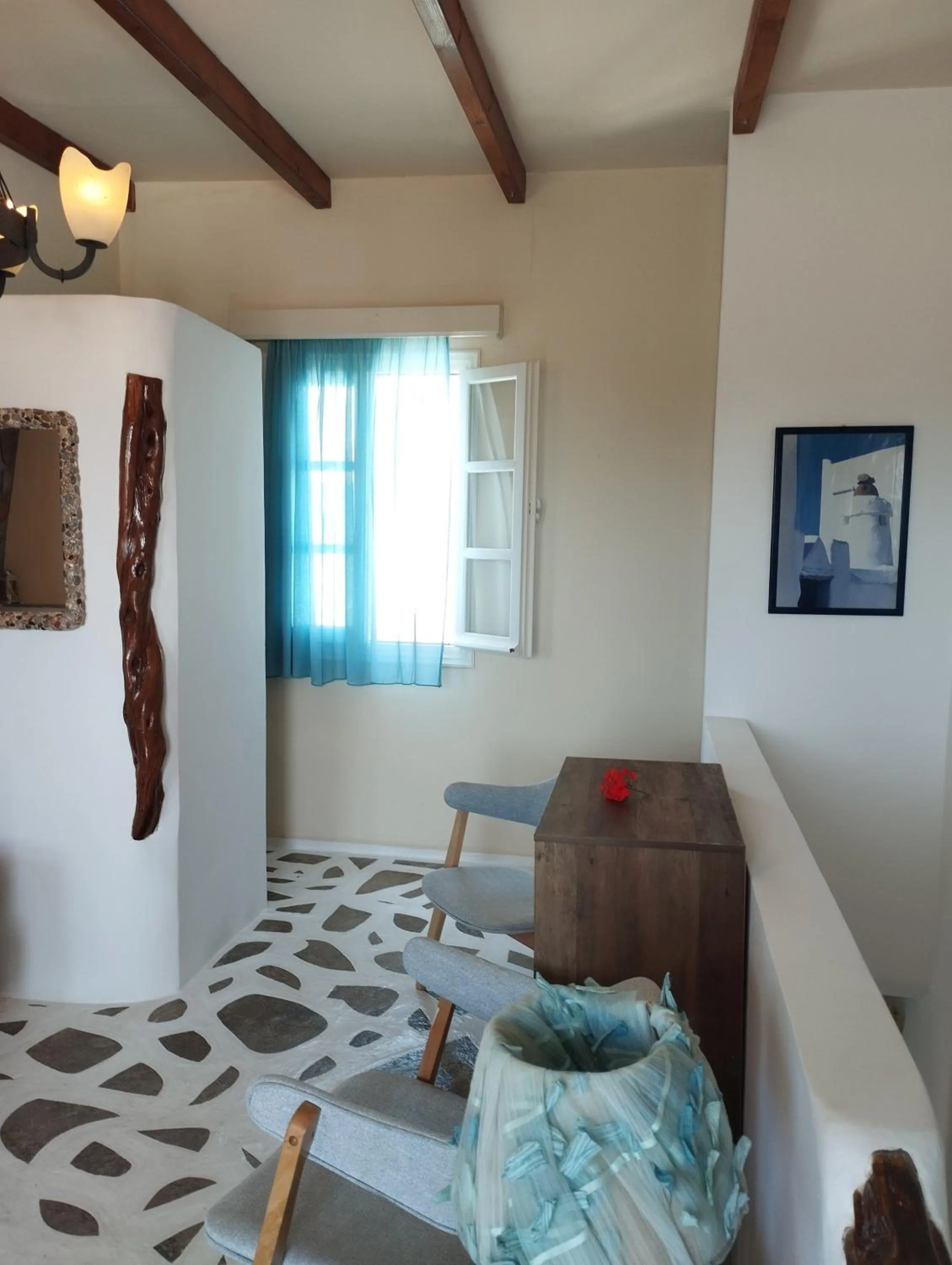 Photo of the whole room in Lakki Village