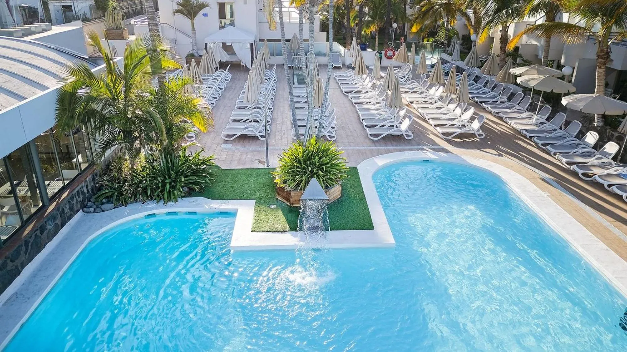 Swimming pool in Servatur Eden & Buganvillas