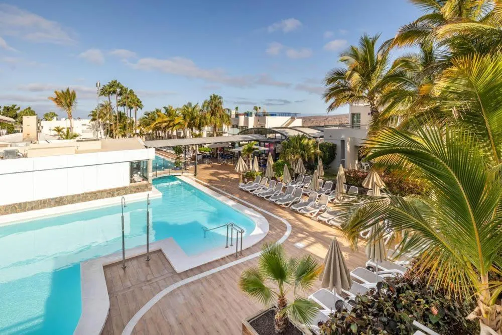 Swimming pool in Servatur Eden & Buganvillas