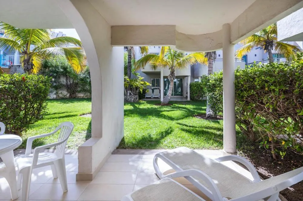 Photo of the whole room in Servatur Eden & Buganvillas