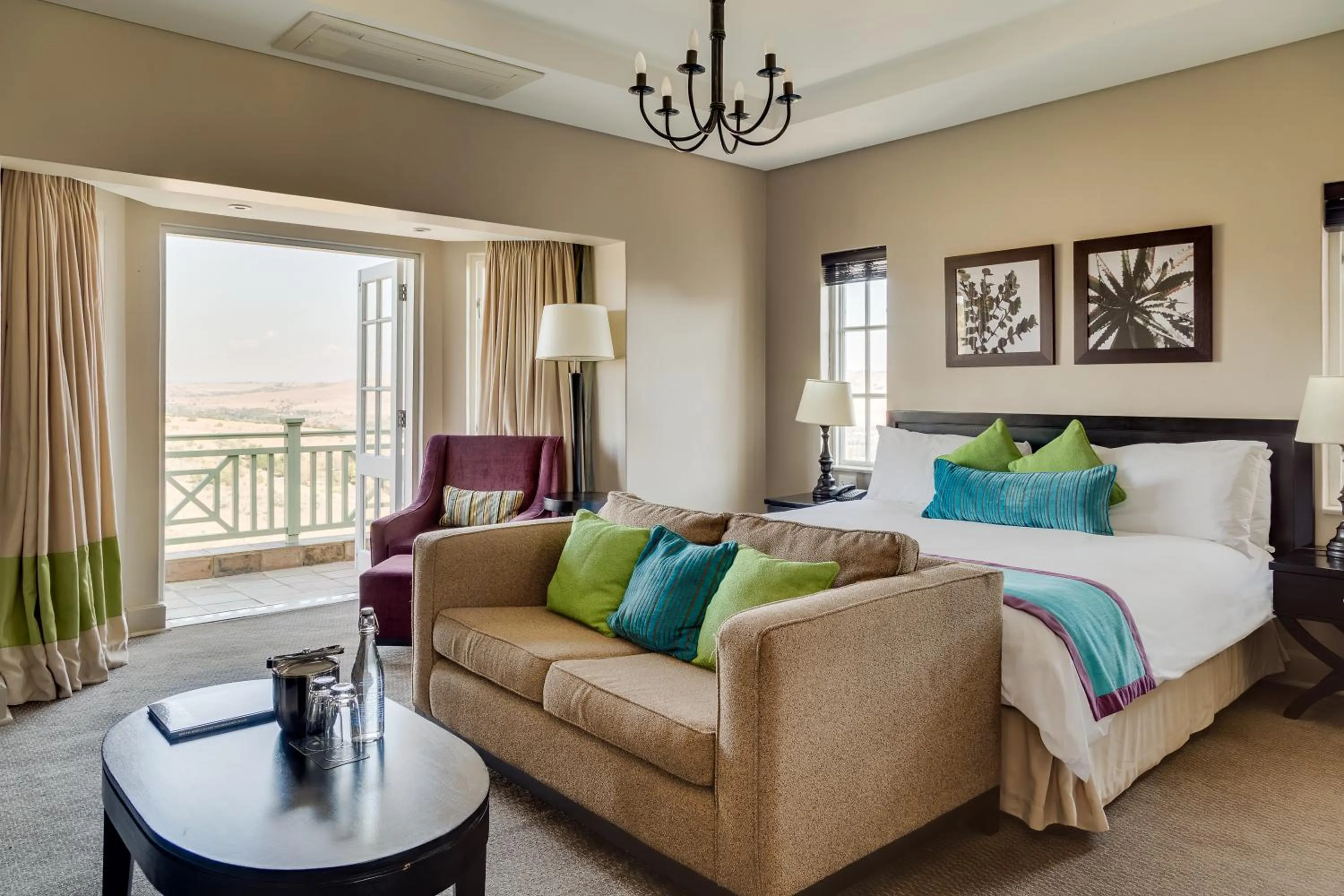 Photo of the whole room, Bed in Mount Grace Hotel & Spa