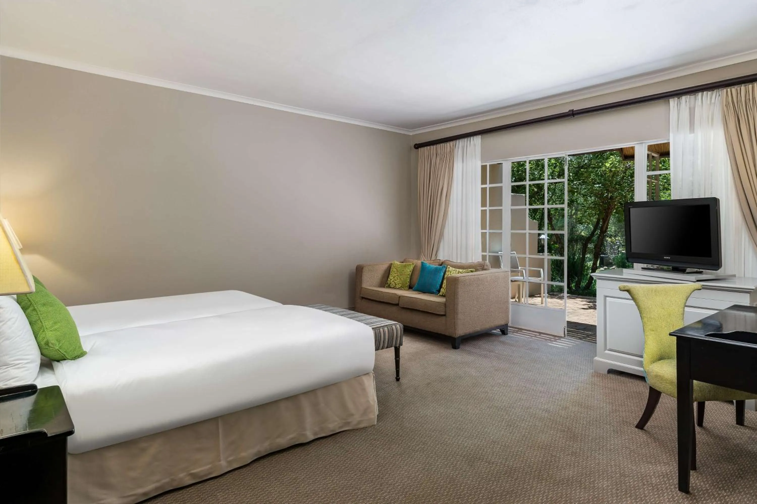 Photo of the whole room, Bed in Mount Grace Hotel & Spa