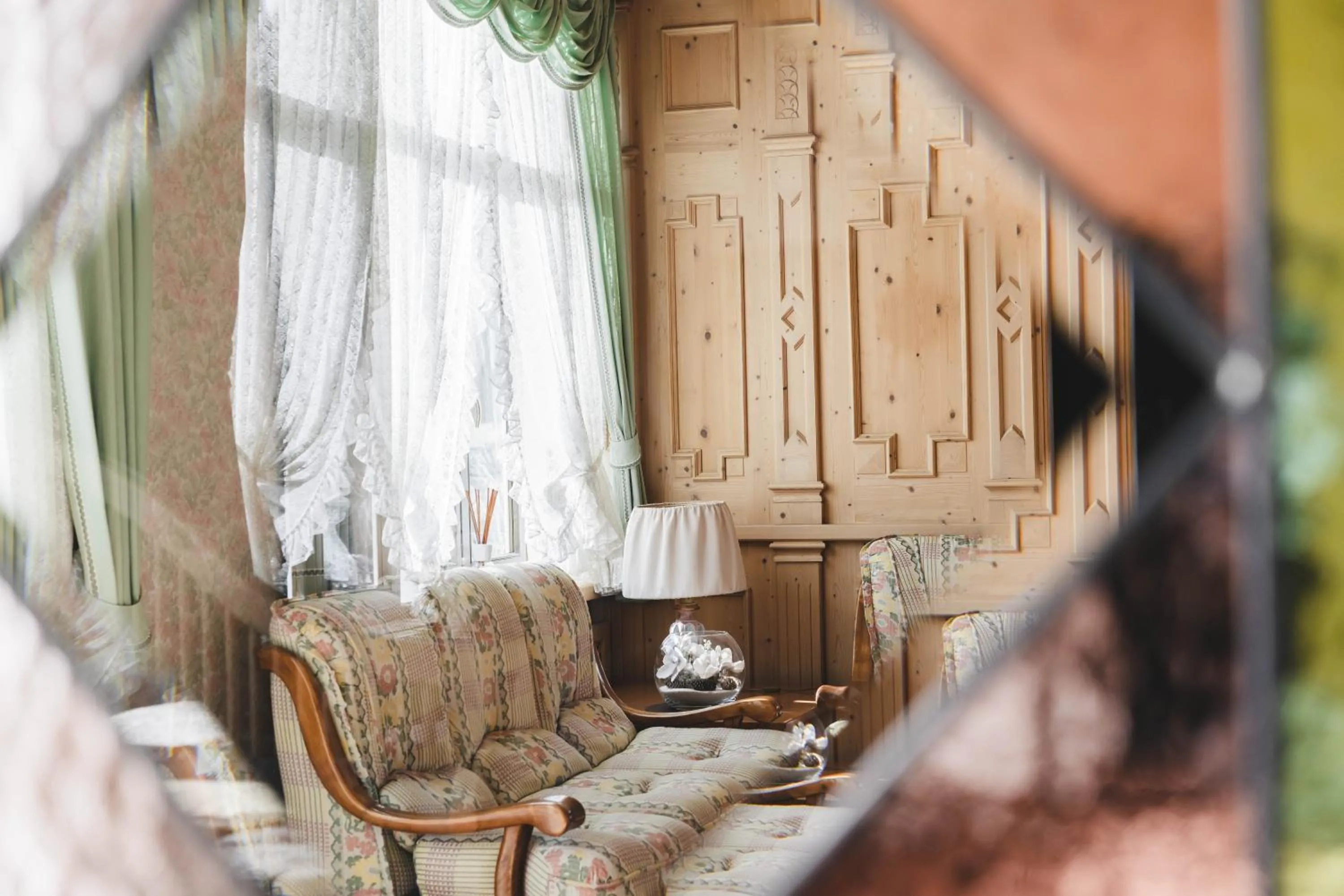 Communal lounge/ TV room in Hotel Colbricon Beauty & Relax