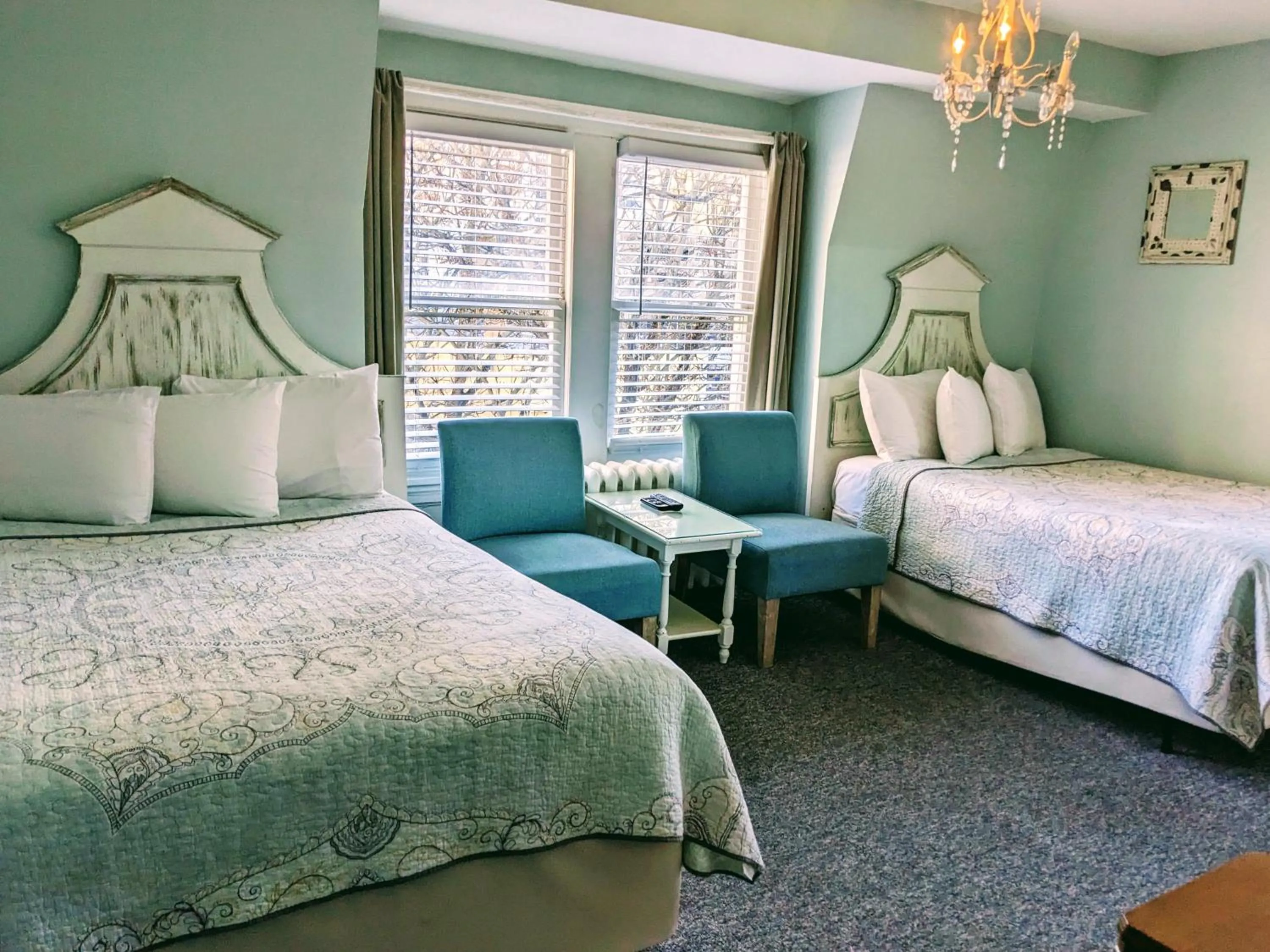 Bed in Chelsea Pub and Inn