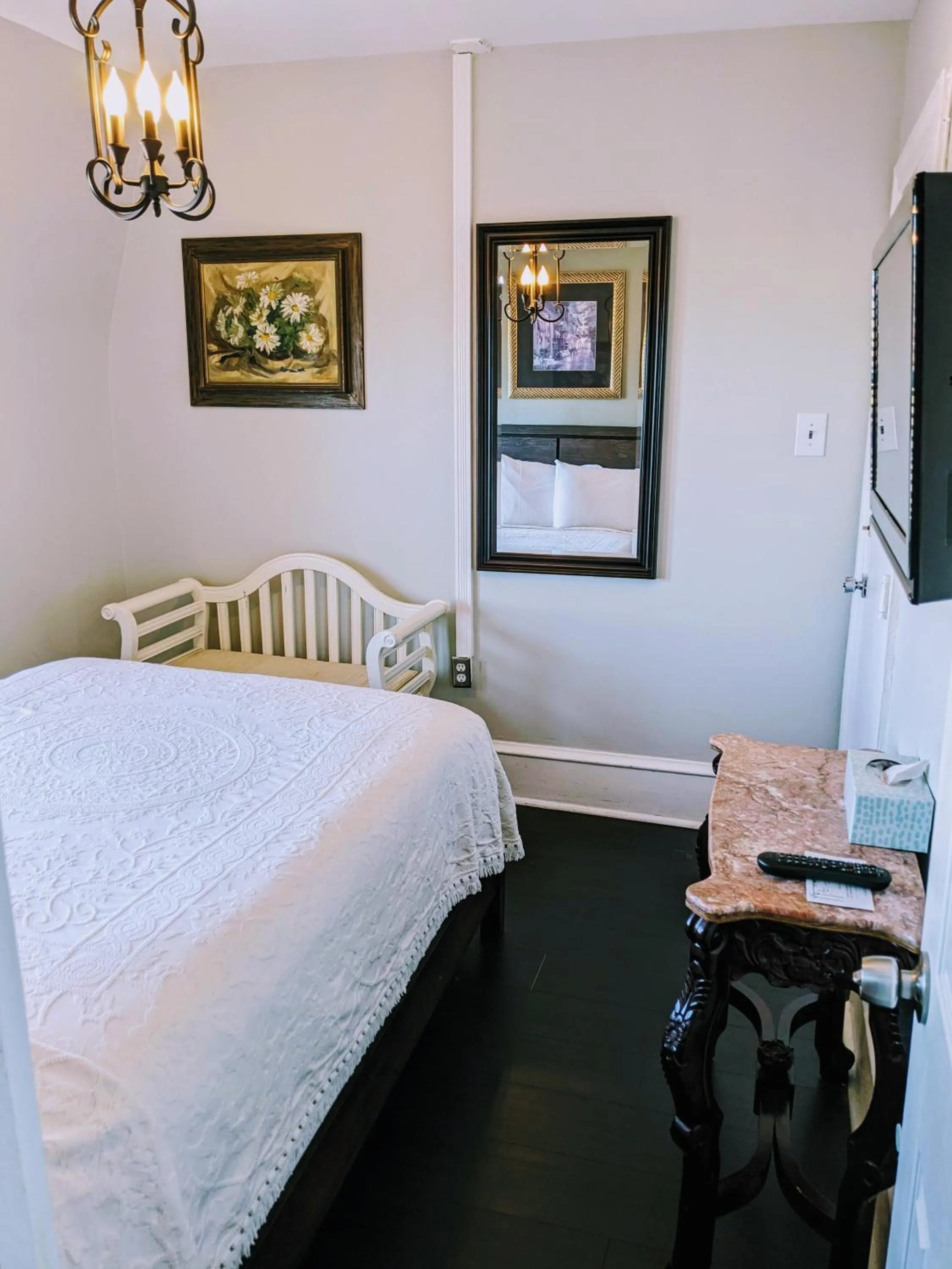 Bed in Chelsea Pub and Inn