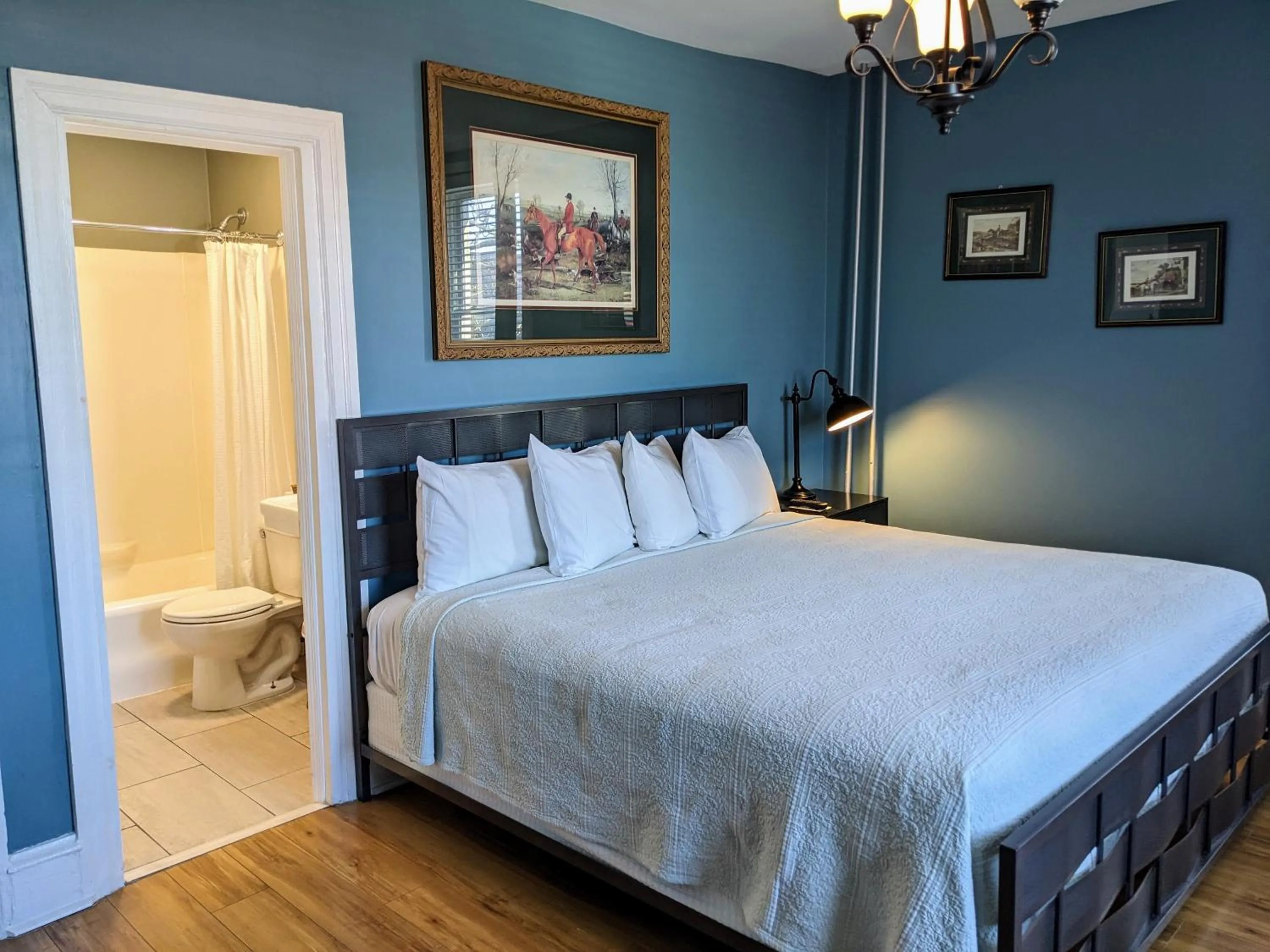 Shower, Bed in Chelsea Pub and Inn