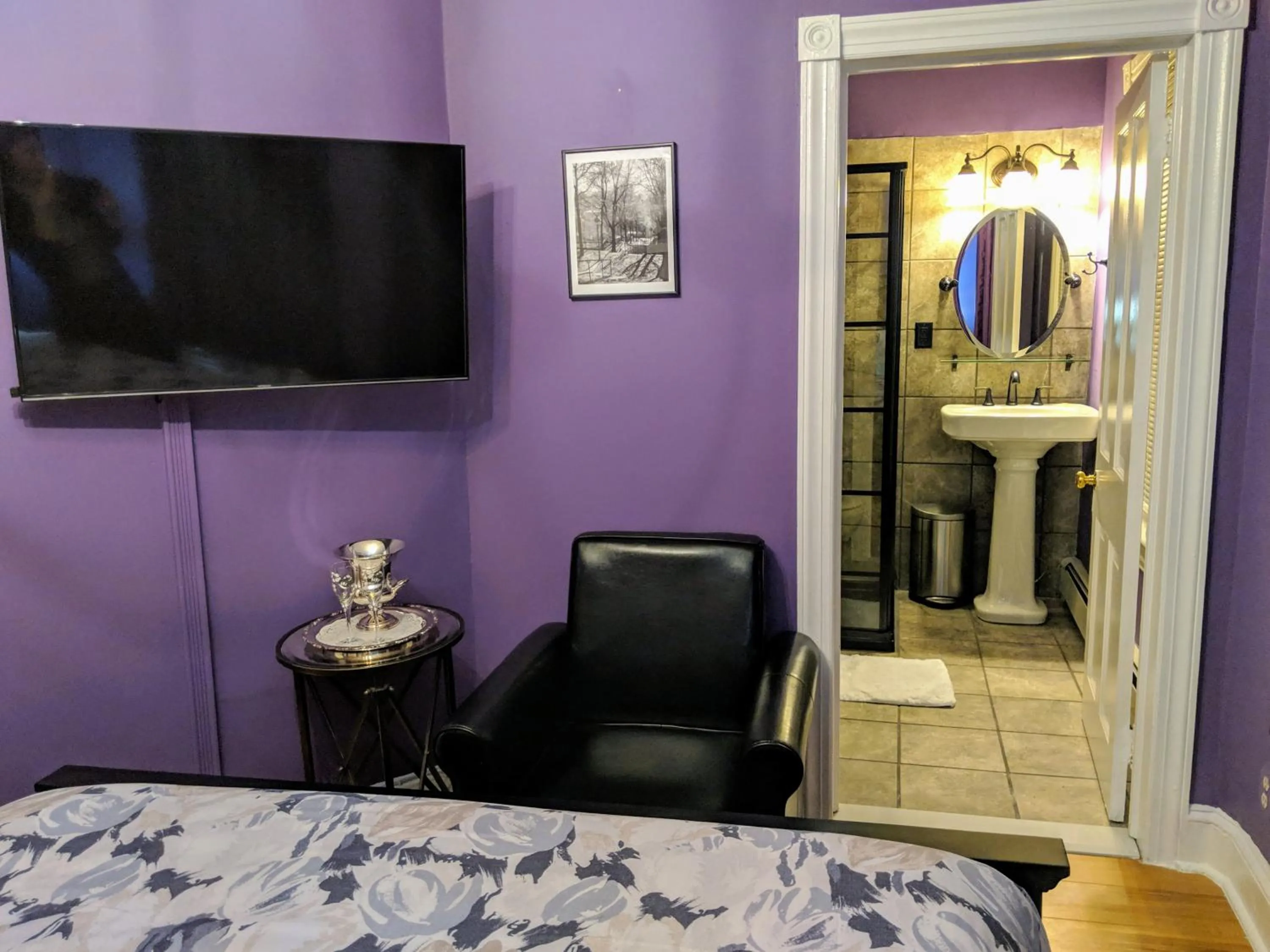 Bathroom, Bed in Chelsea Pub and Inn