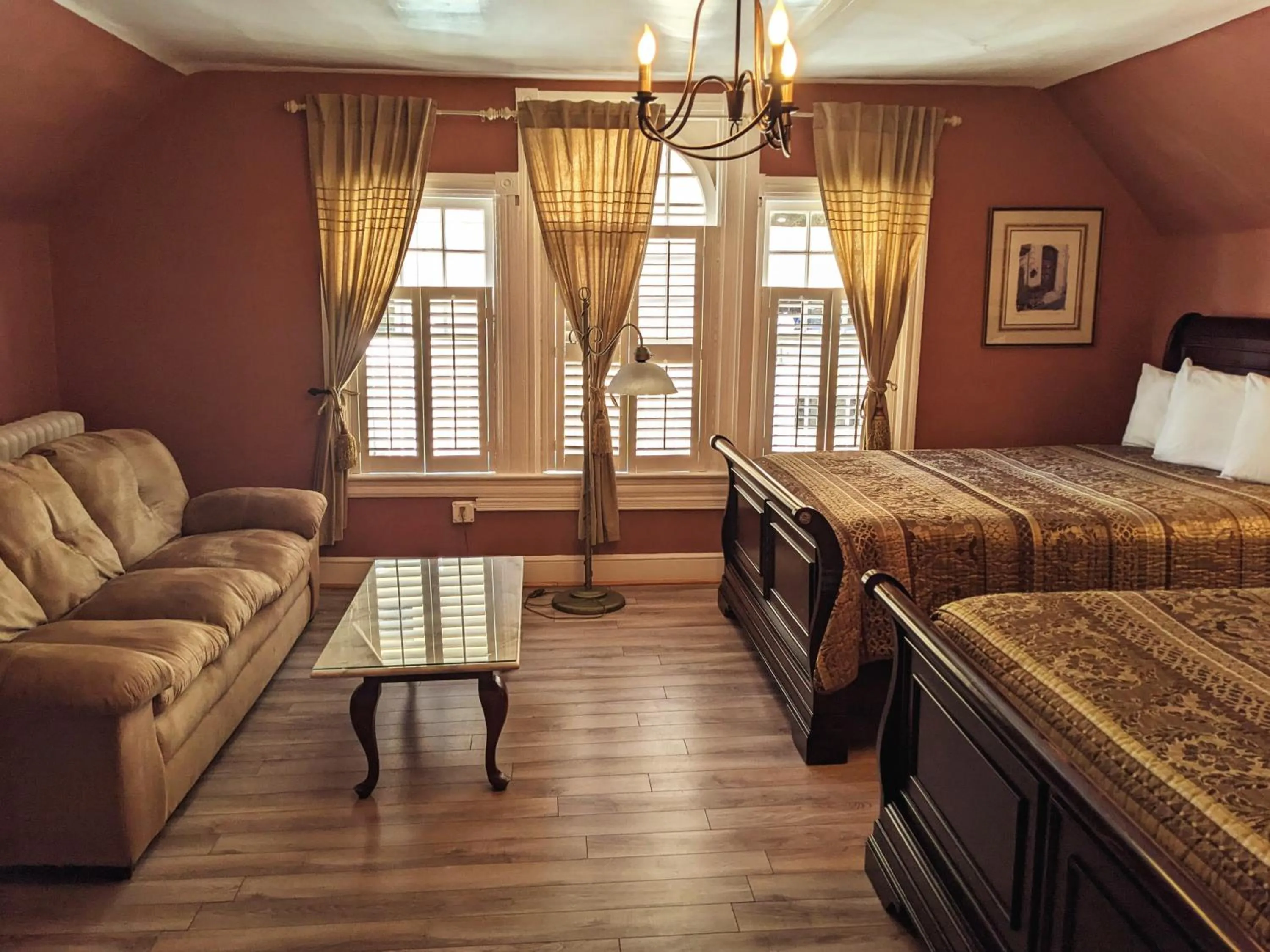 Bed in Chelsea Pub and Inn