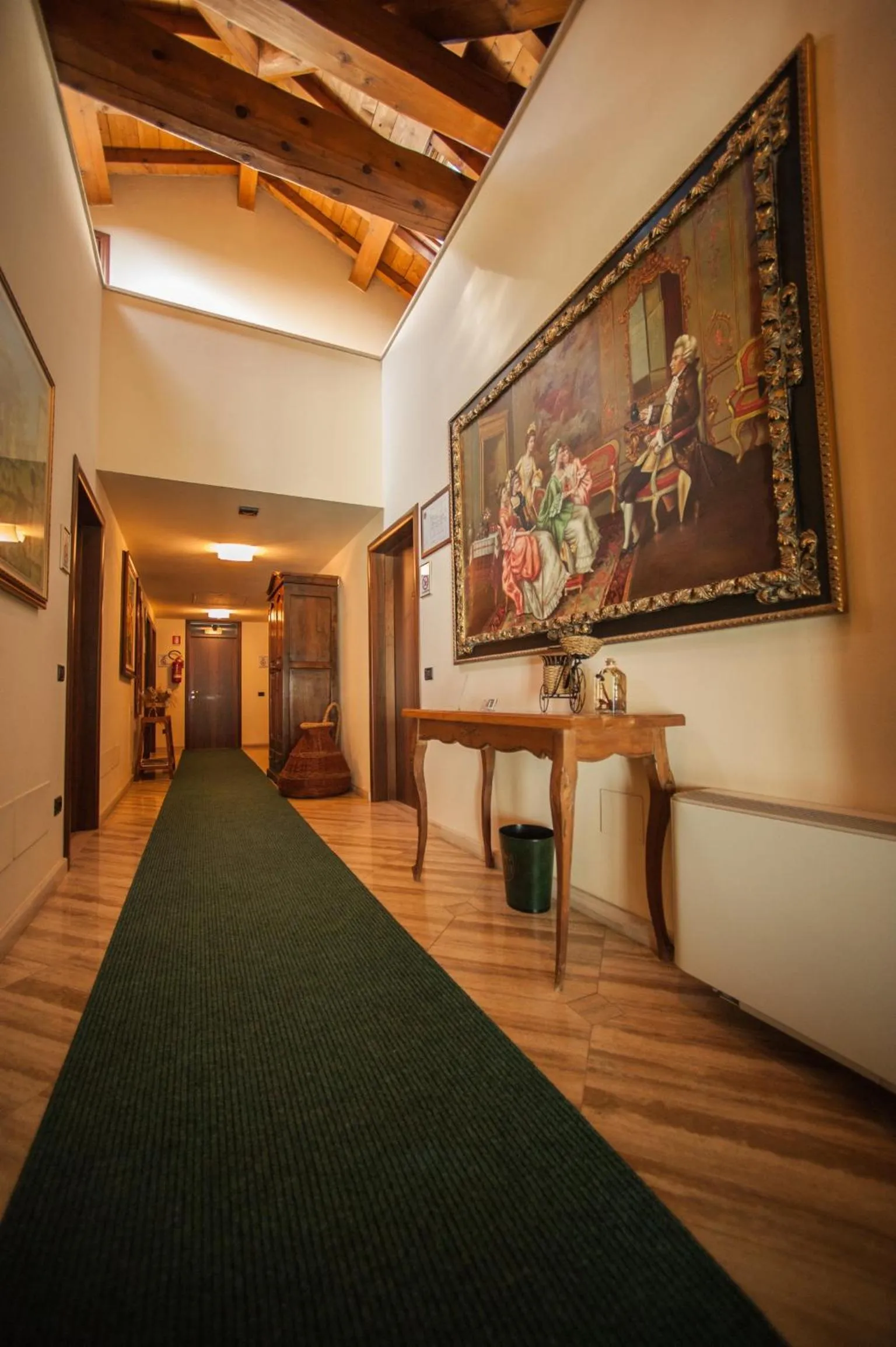 Communal lounge/ TV room in Hotel Corte Vecchia