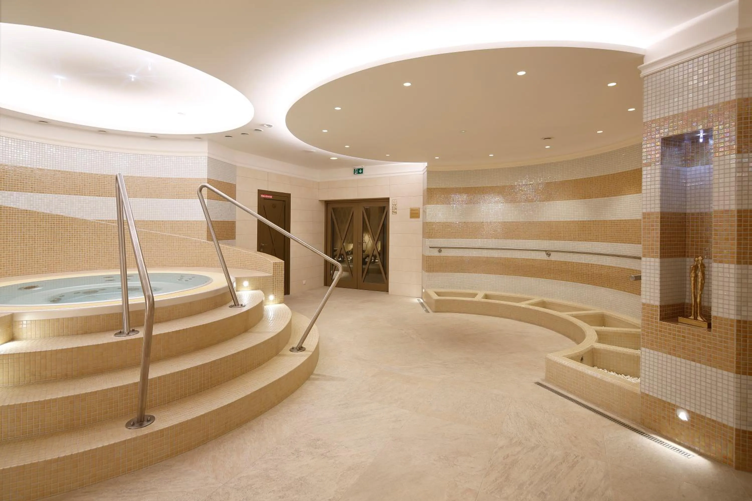 Hot Tub in Hotel Kultúra