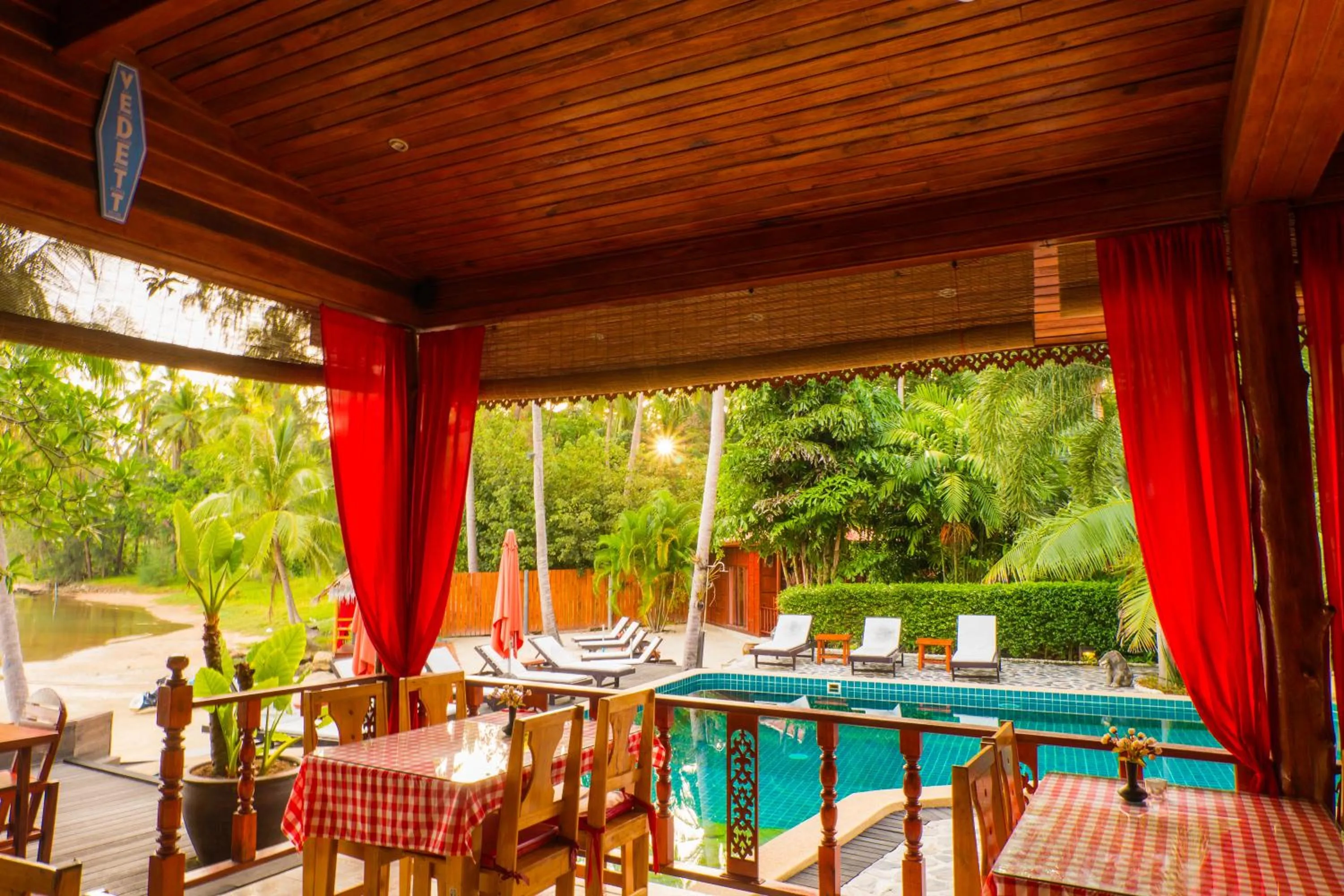 Restaurant/places to eat in Cyana Resort