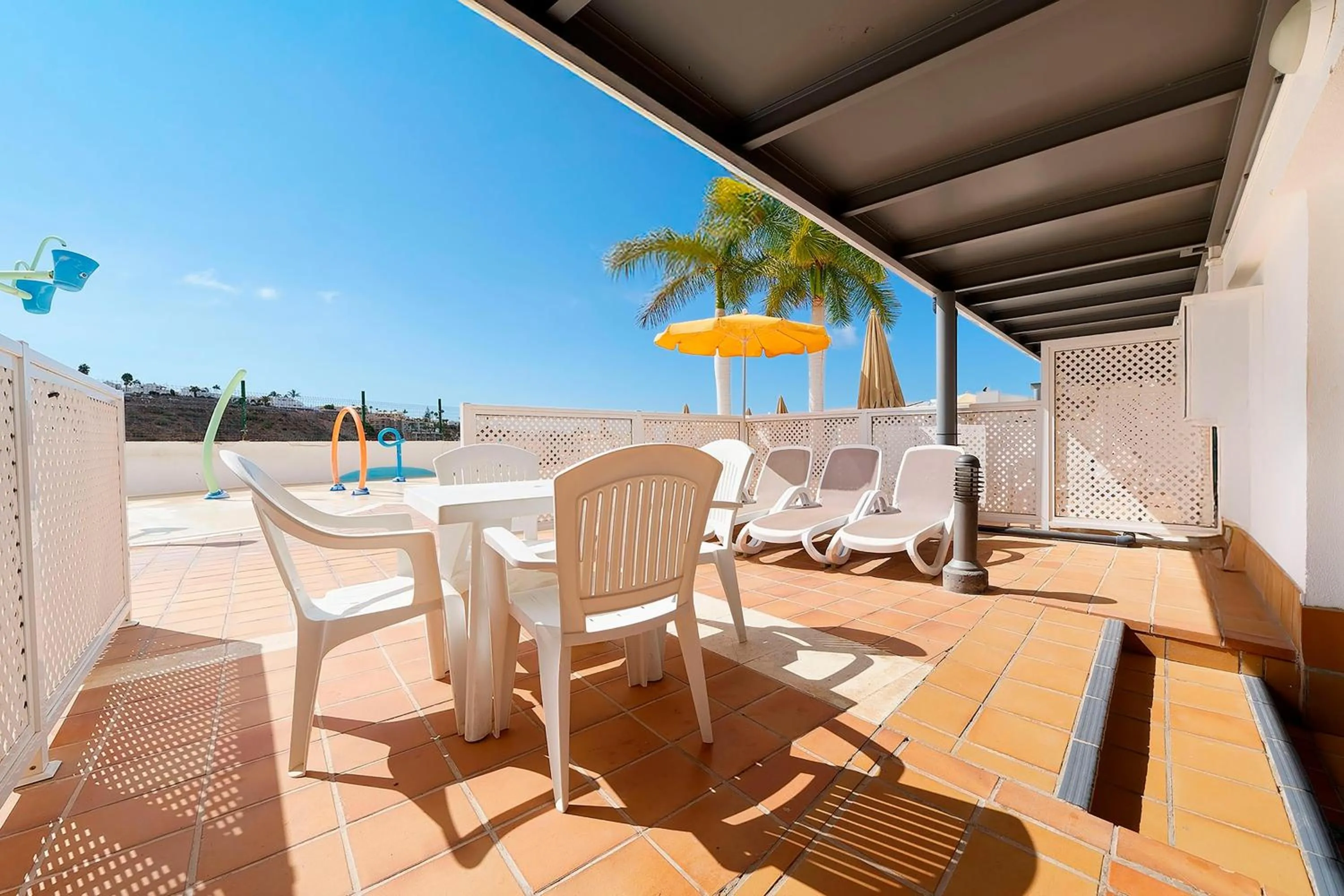 Photo of the whole room in Servatur Altamadores