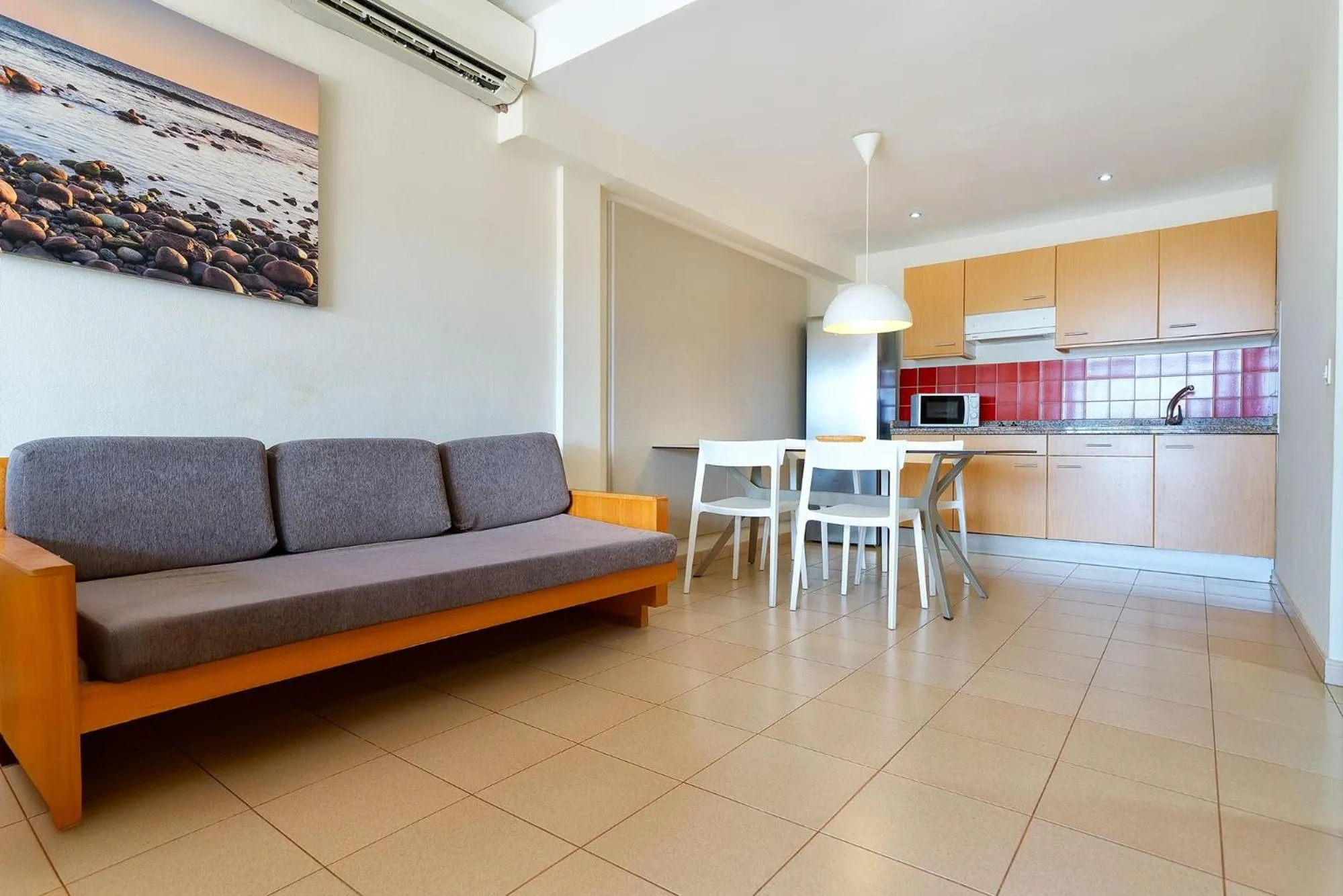 Photo of the whole room in Servatur Altamadores