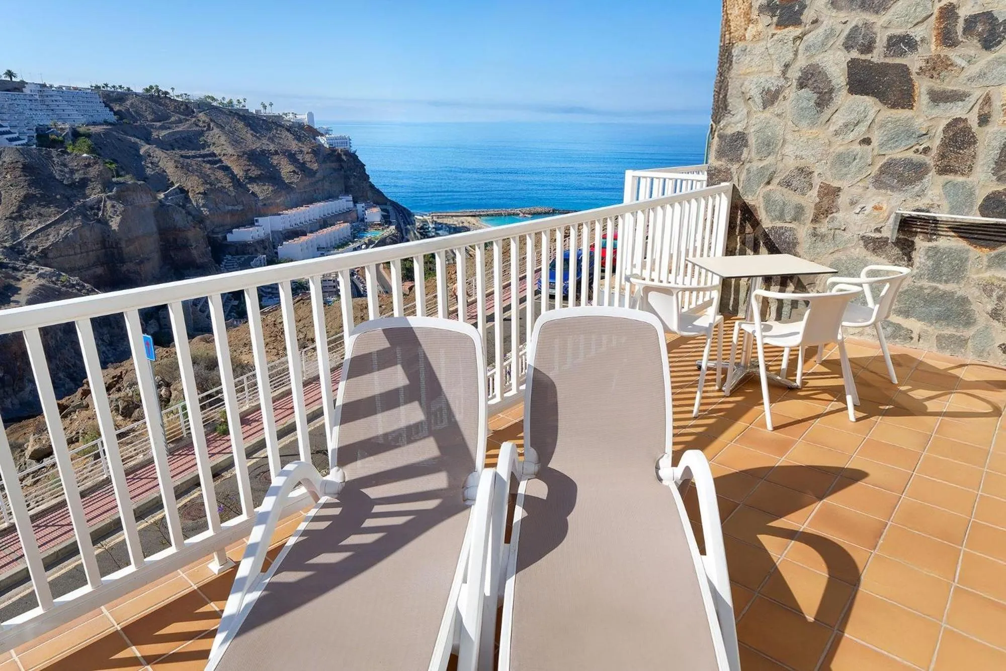 Photo of the whole room in Servatur Altamadores