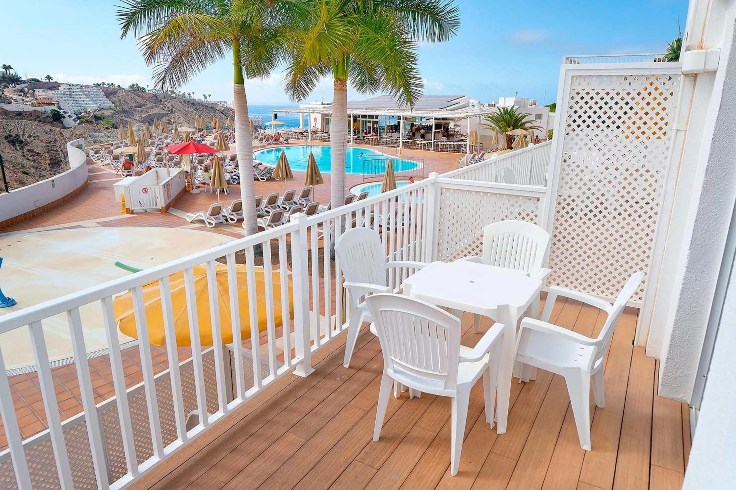 Photo of the whole room in Servatur Altamadores