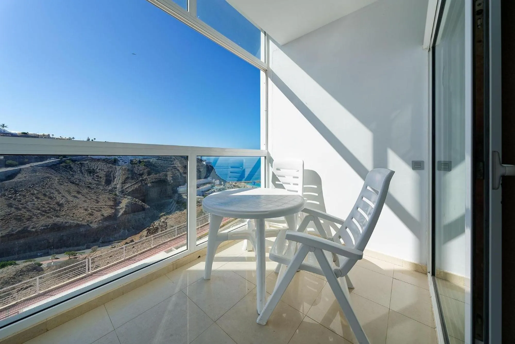 Photo of the whole room in Servatur Altamadores