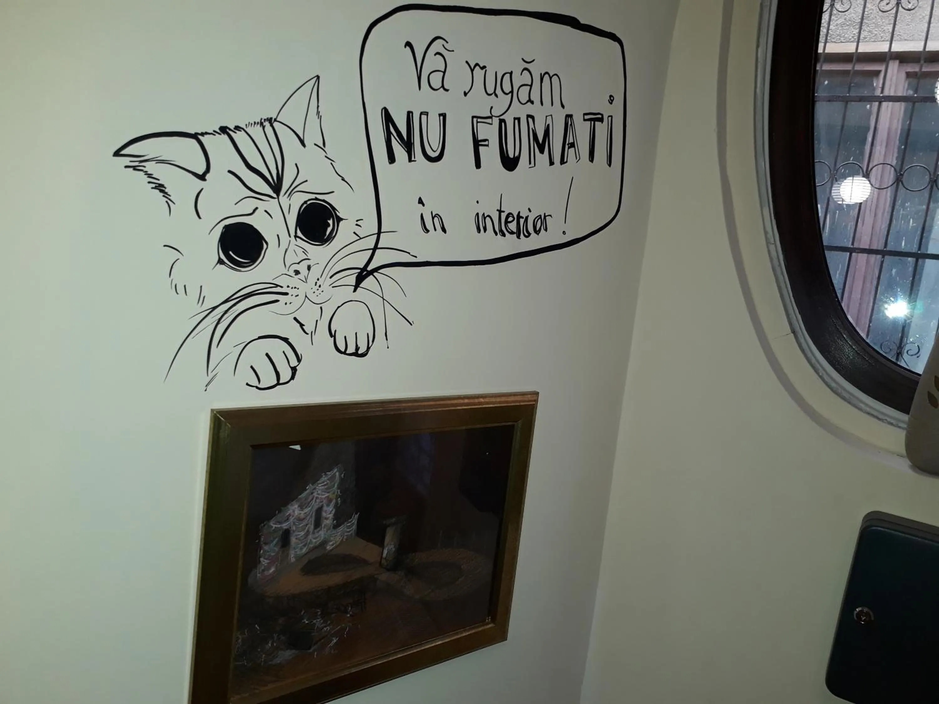 Communal lounge/ TV room in Motor House Unirii