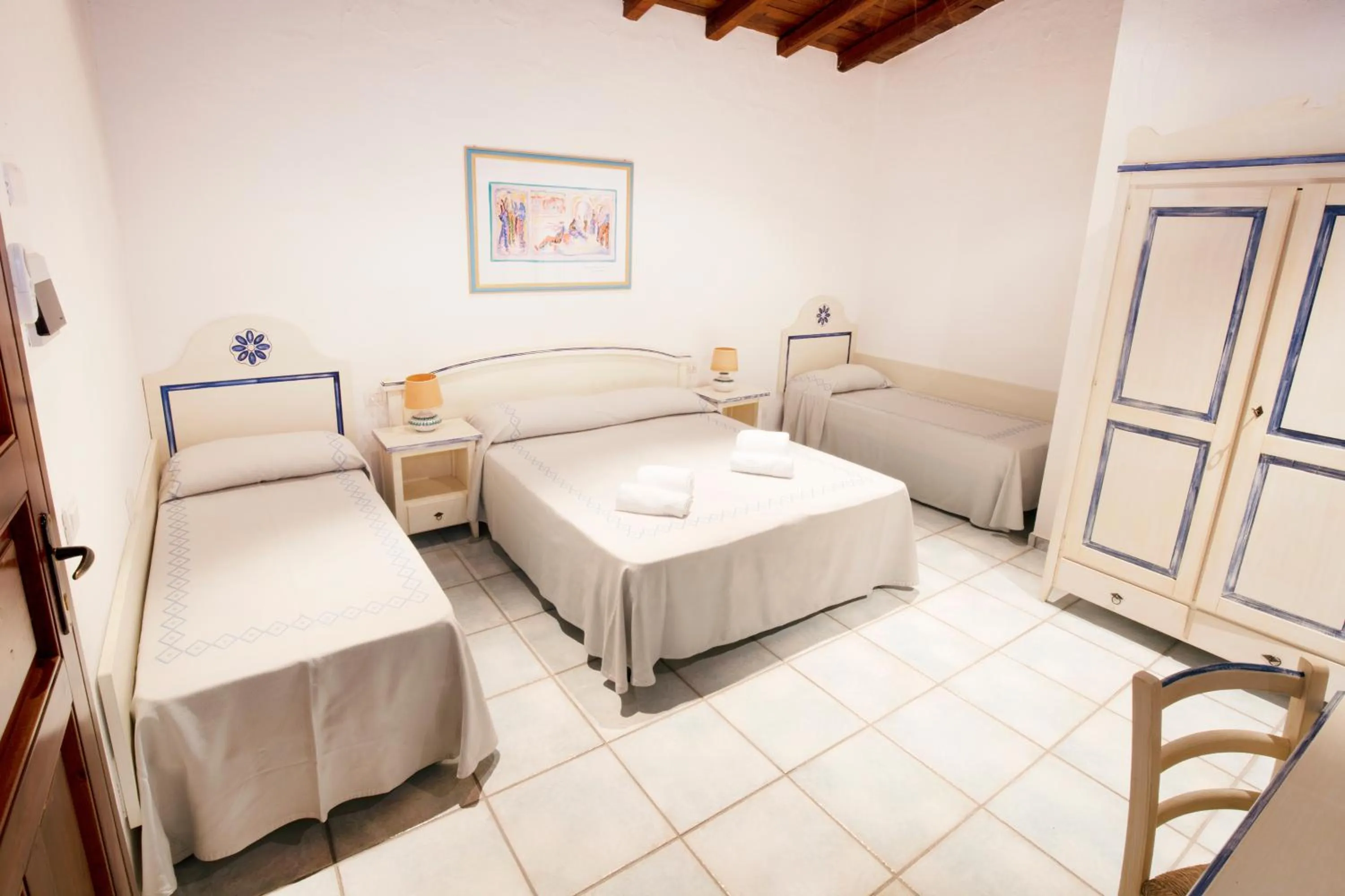 Photo of the whole room, Bed in Li Suari Club Village