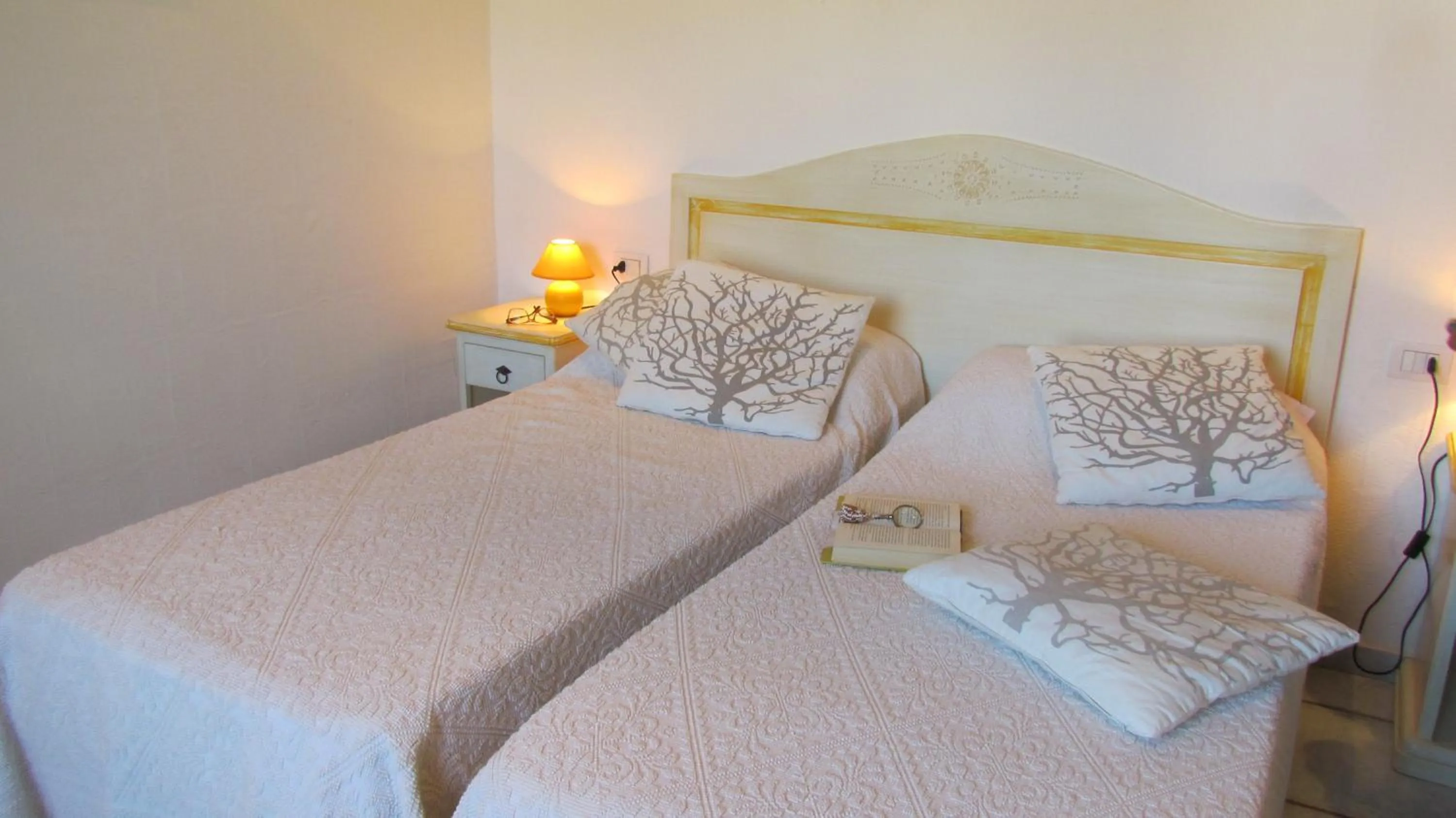 Decorative detail, Bed in Li Suari Club Village